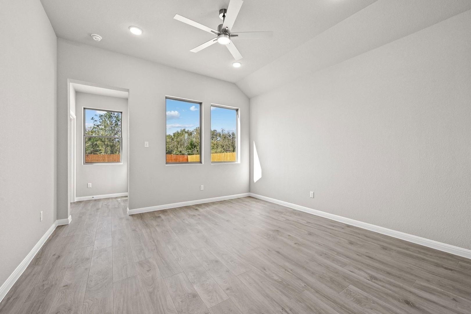 294 Bendecido Loop, Elgin, TX 78621