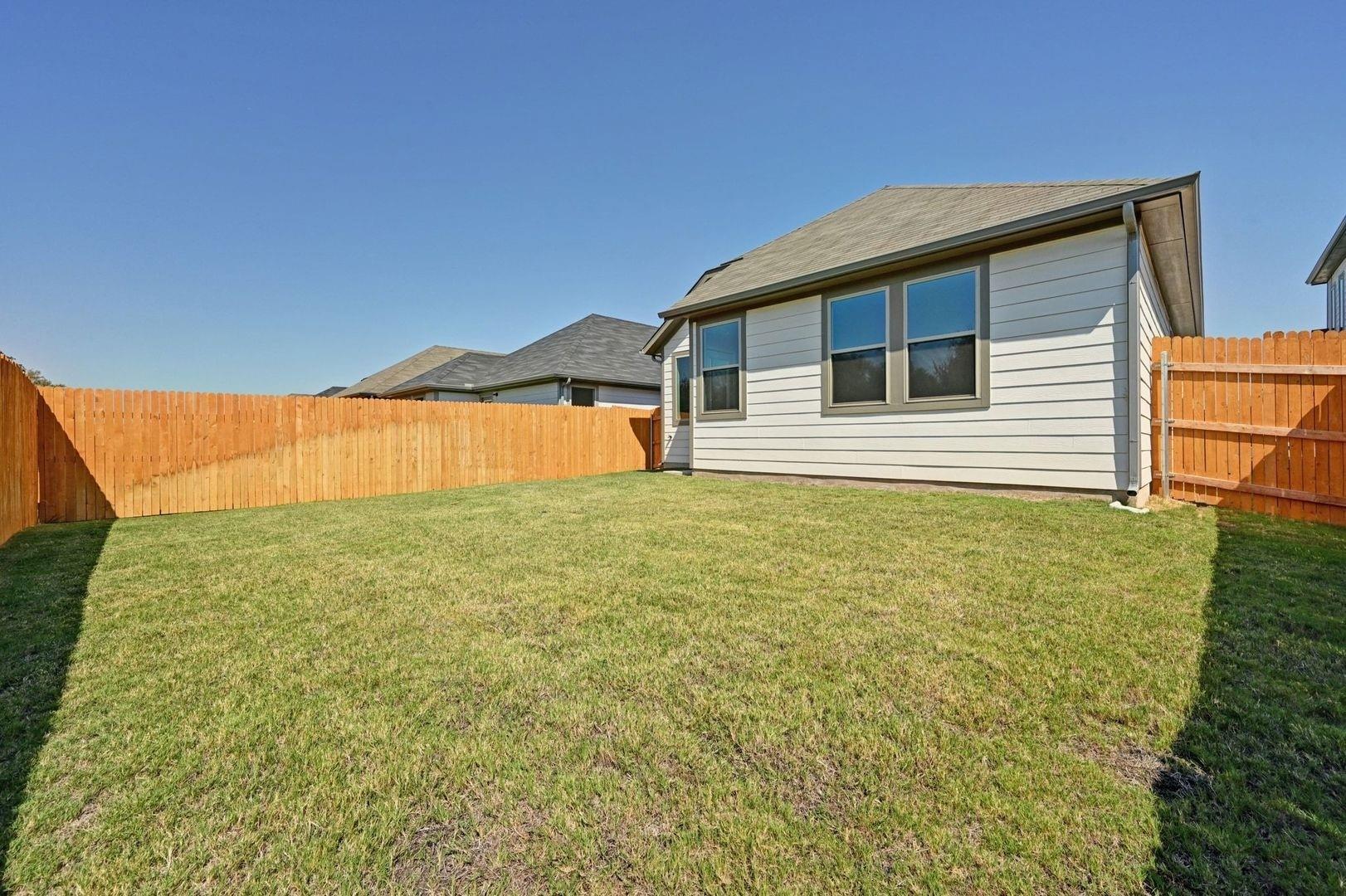 294 Bendecido Loop, Elgin, TX 78621