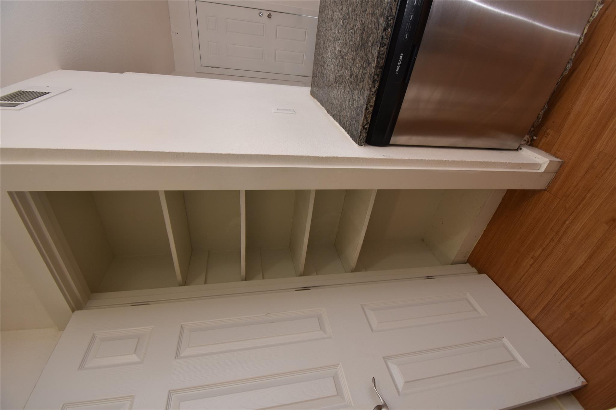 300 E Croslin St # 114, Austin, TX 78752