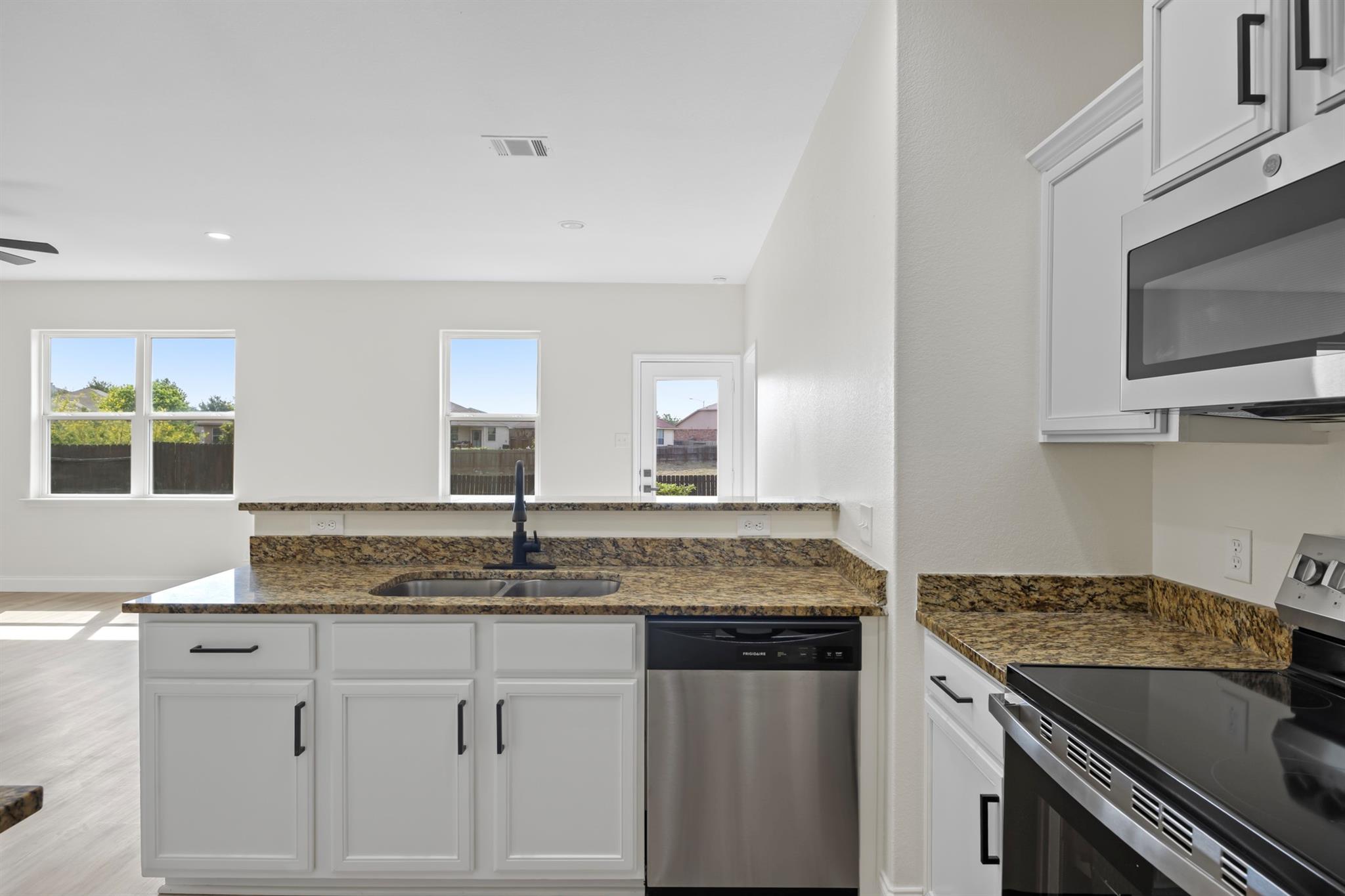 13221 Cabinet Dr, Manor, TX 78653