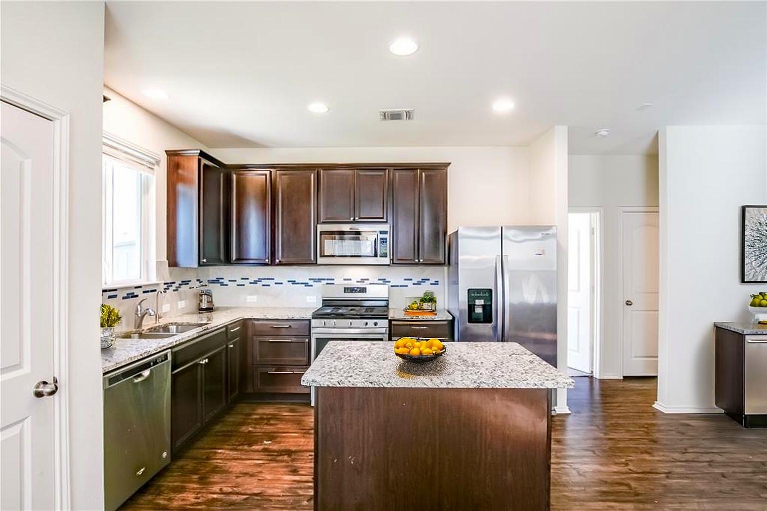 253 Beechnut Dr, Buda, TX 78610