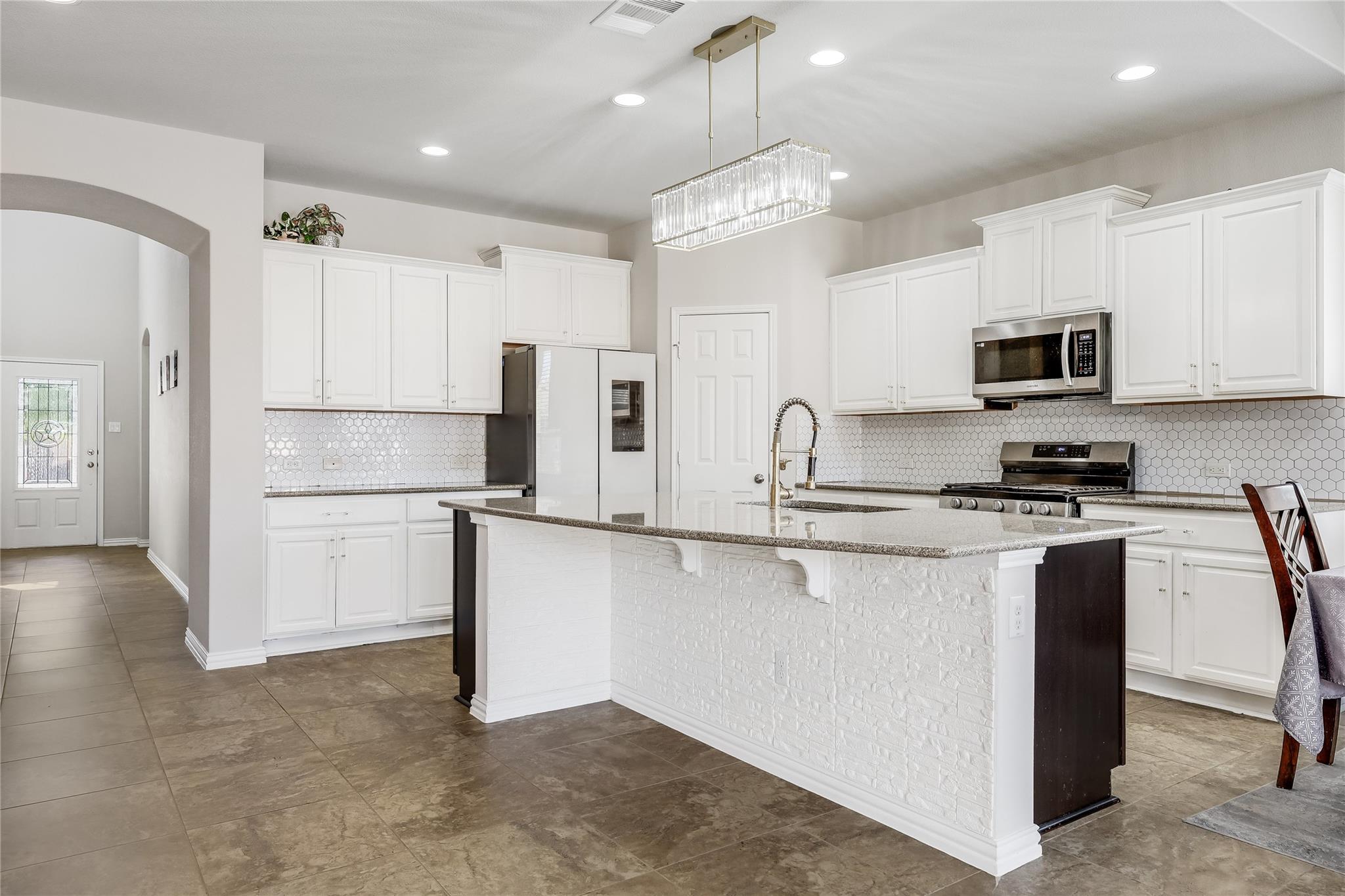 2017 Granite Springs Rd, Leander, TX 78641