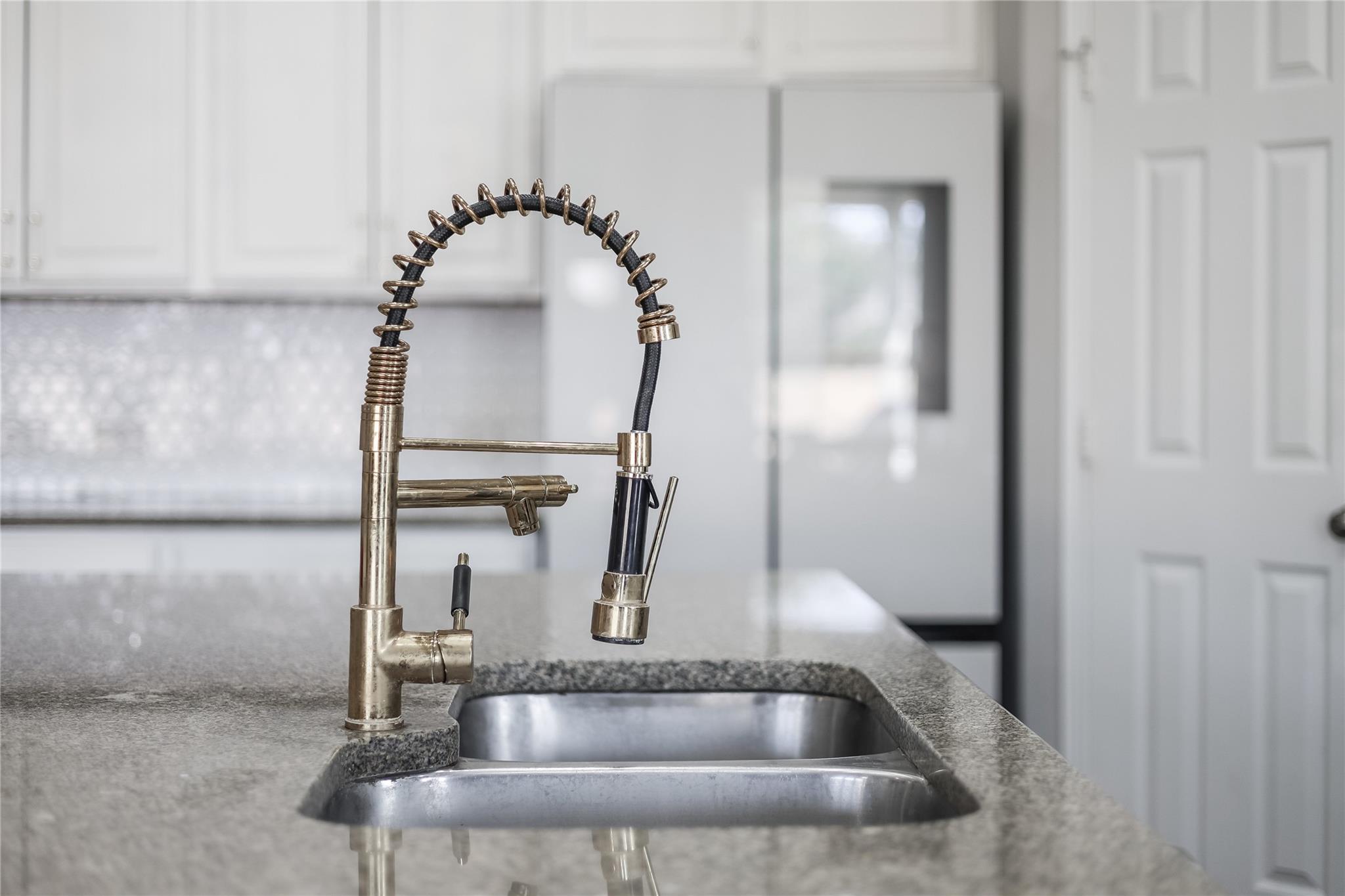 2017 Granite Springs Rd, Leander, TX 78641