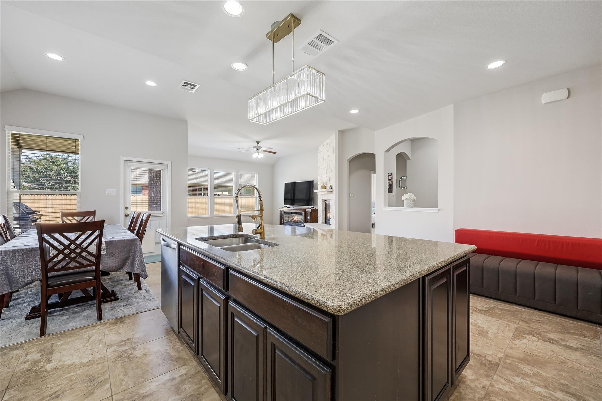 2017 Granite Springs Rd, Leander, TX 78641