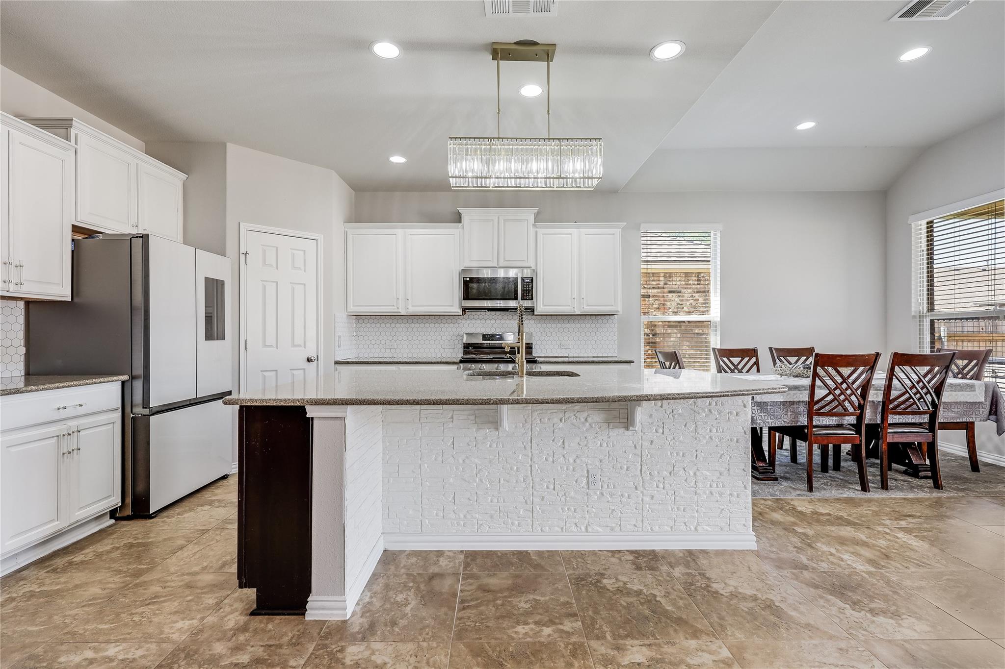 2017 Granite Springs Rd, Leander, TX 78641