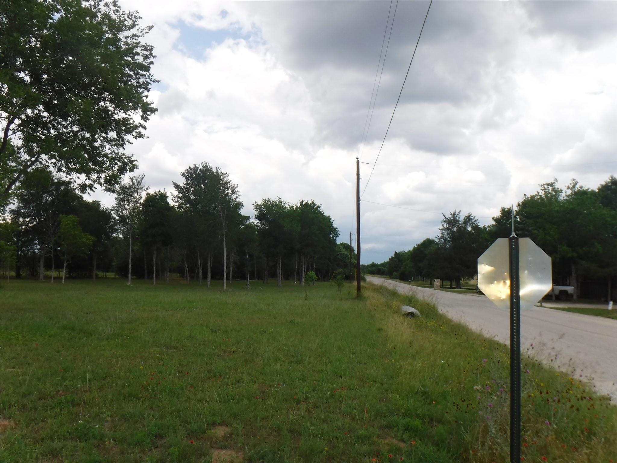 104 W Riverside Dr, Bastrop, TX 78602