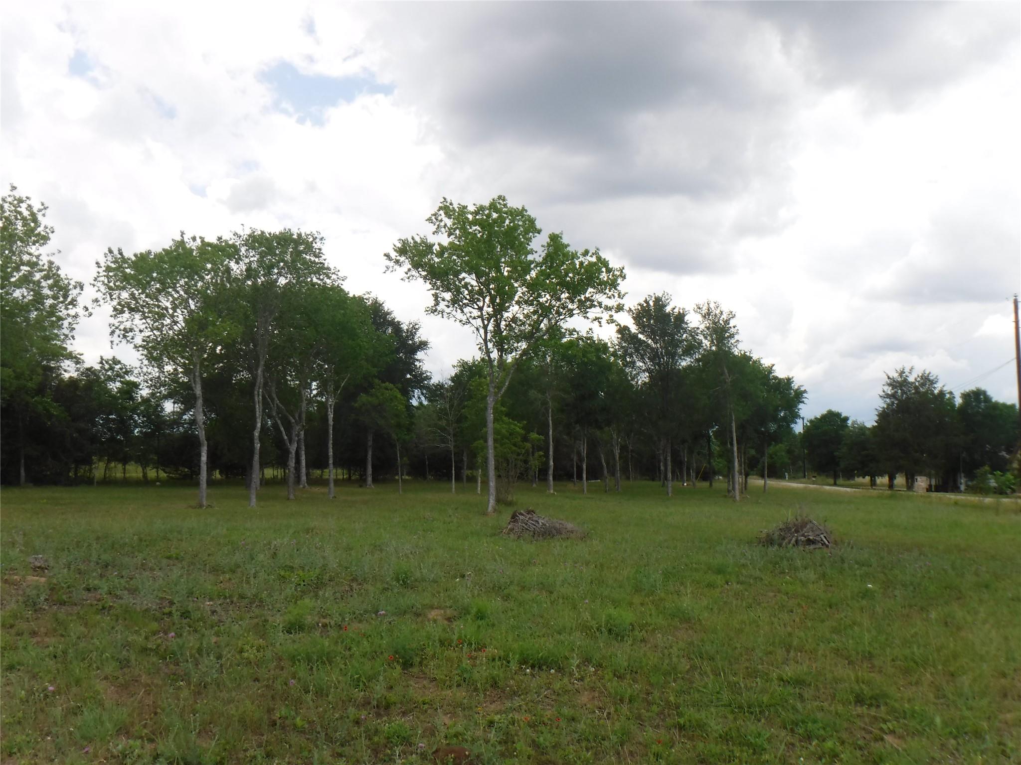 104 W Riverside Dr, Bastrop, TX 78602