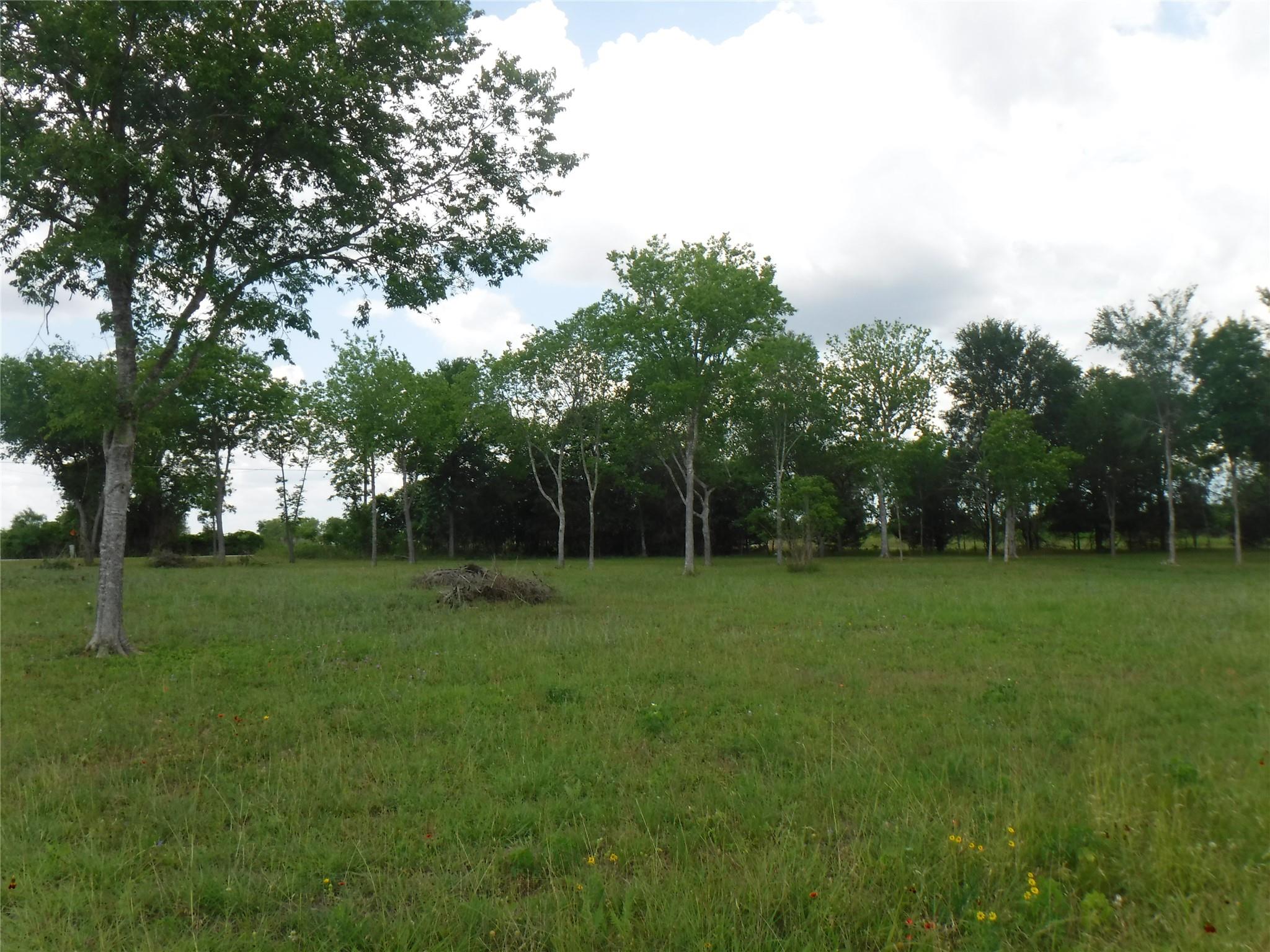 104 W Riverside Dr, Bastrop, TX 78602