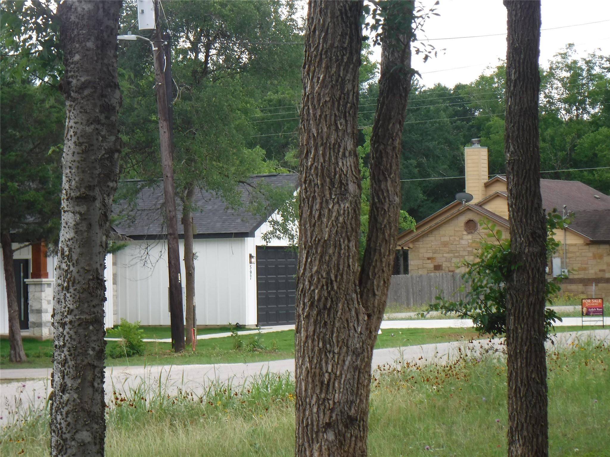 104 W Riverside Dr, Bastrop, TX 78602