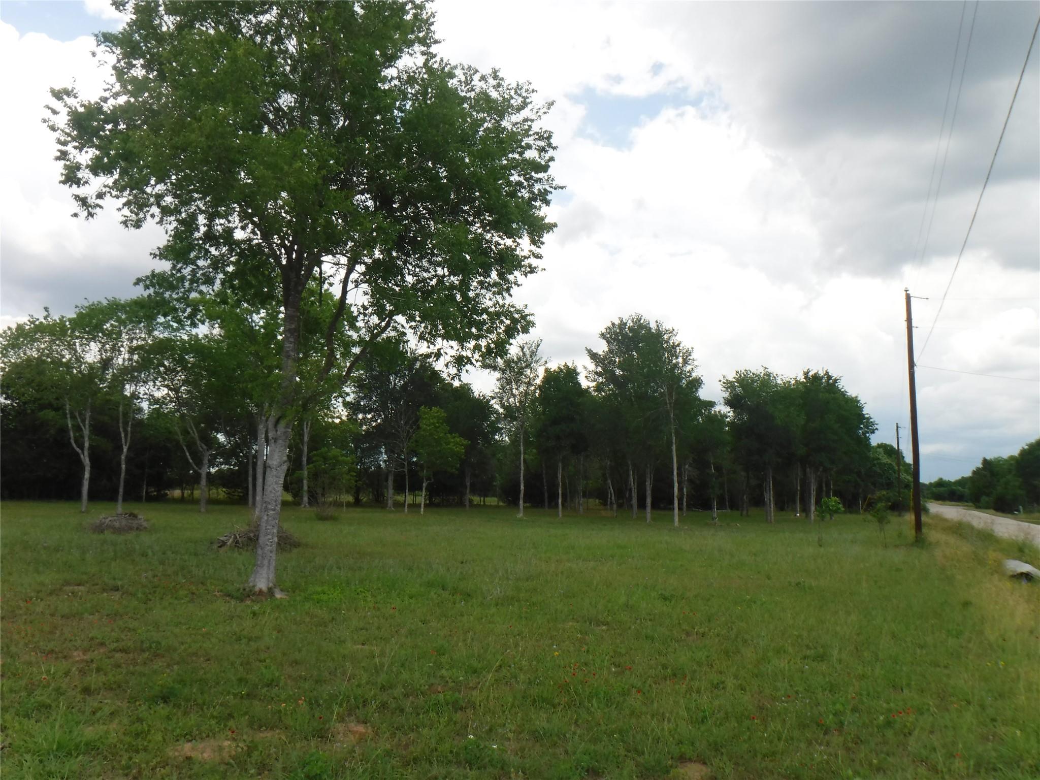 104 W Riverside Dr, Bastrop, TX 78602