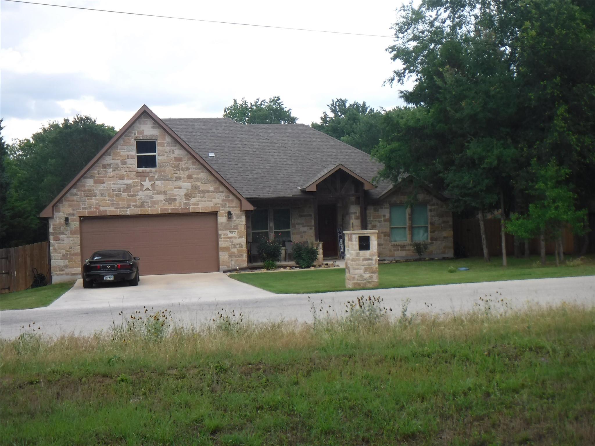 104 W Riverside Dr, Bastrop, TX 78602