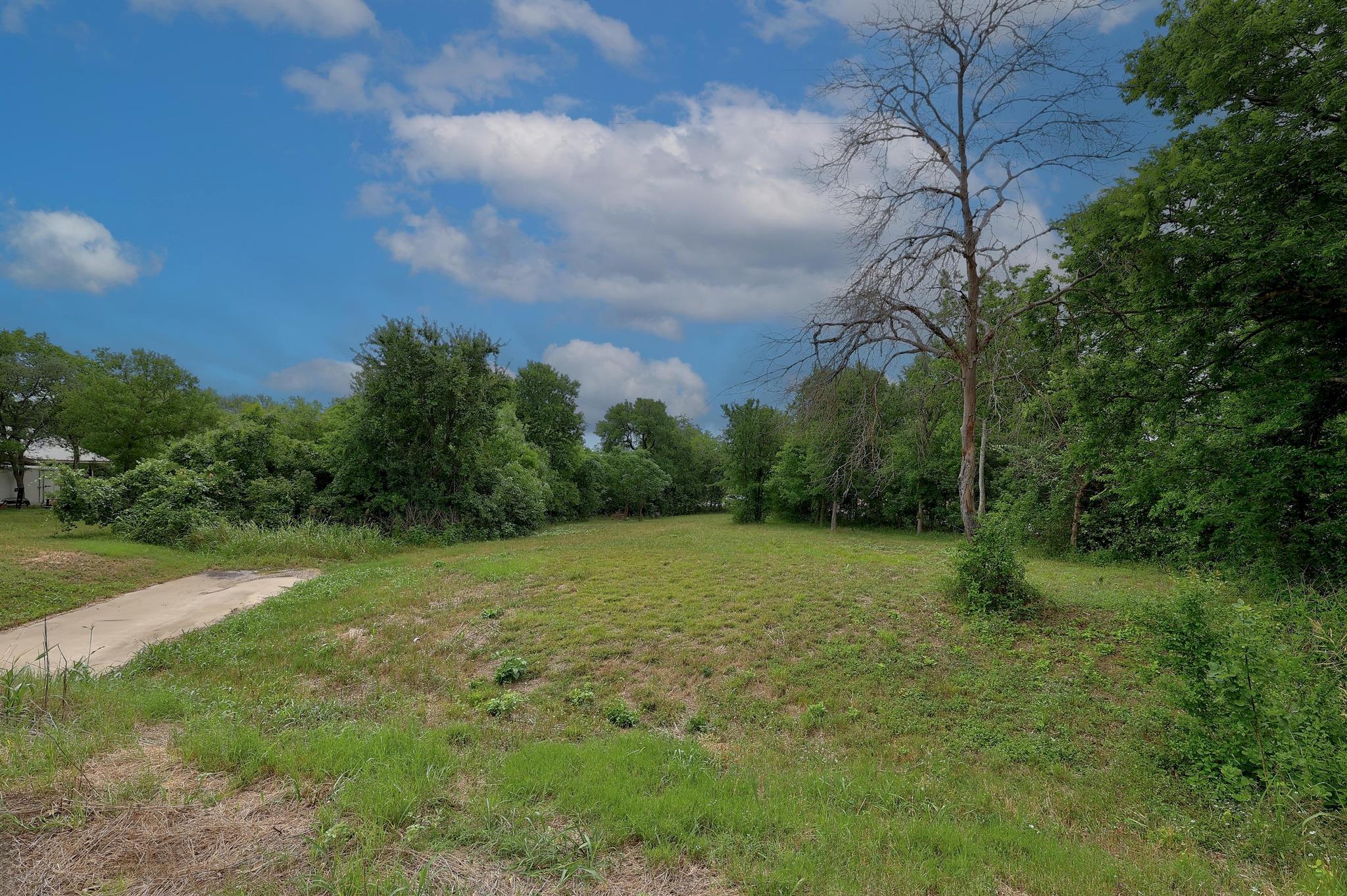 101 River Rd, Liberty Hill, TX 78642