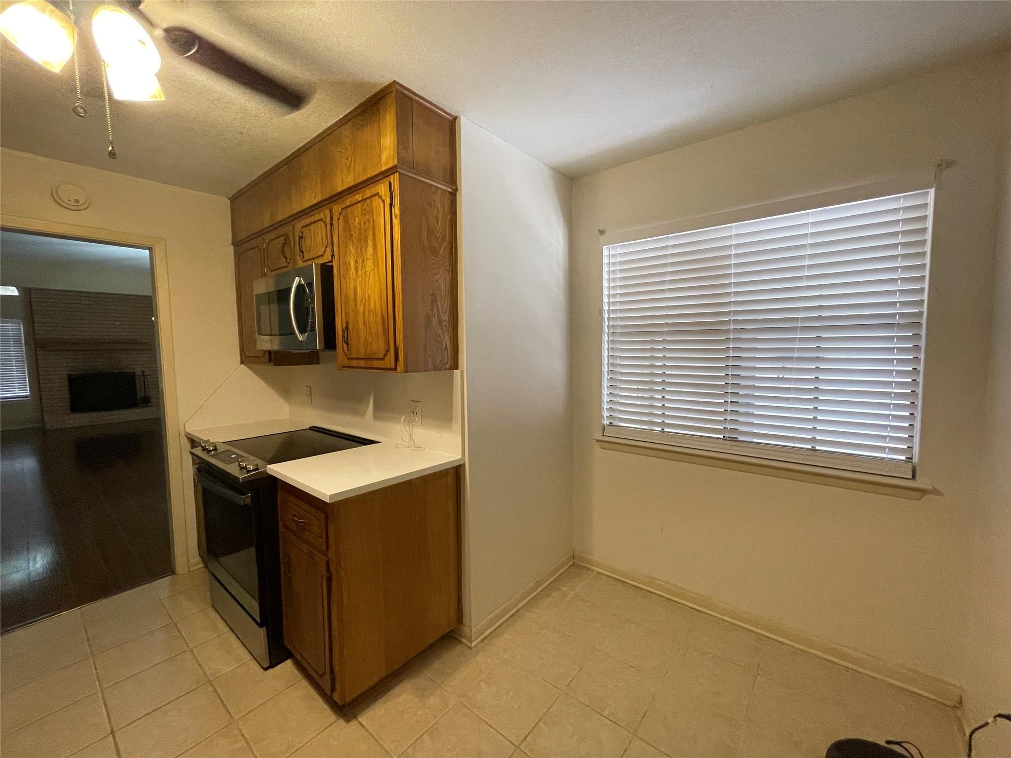 306 S Arnold St, Lampasas, TX 76550