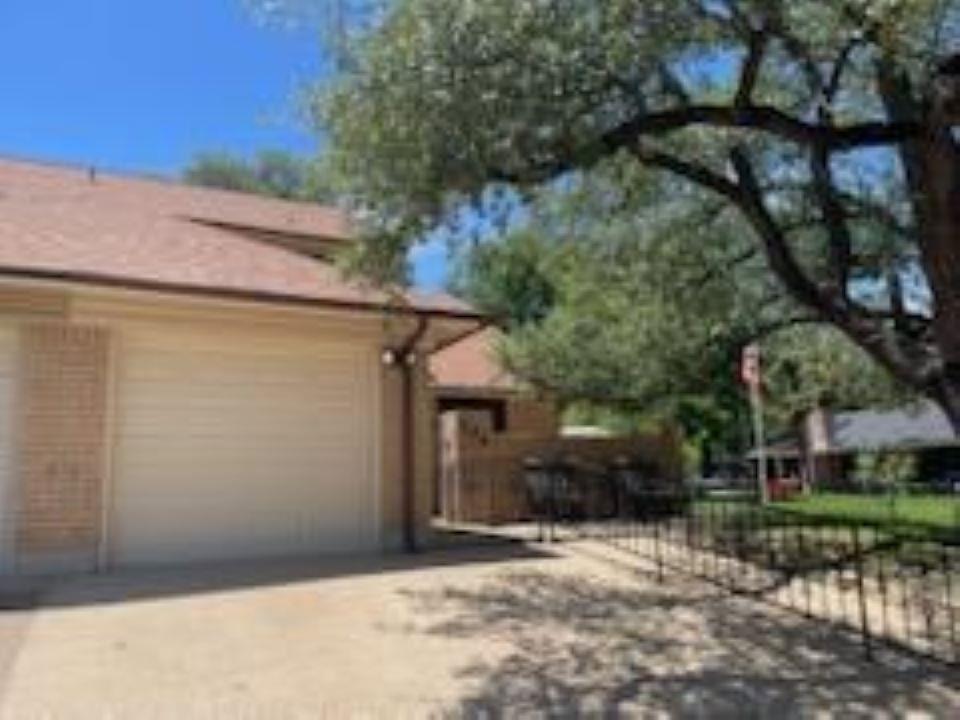 306 S Arnold St, Lampasas, TX 76550