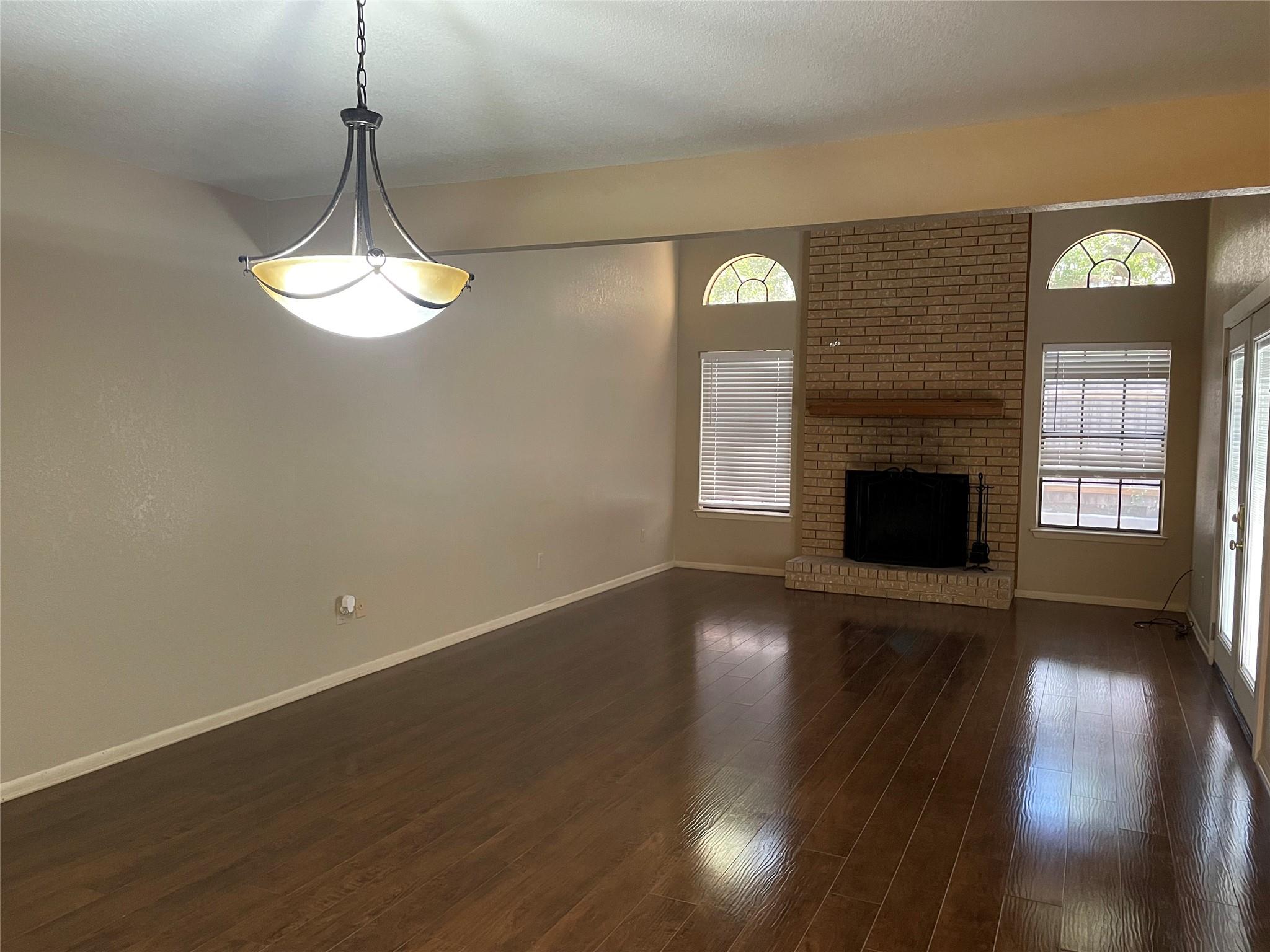 306 S Arnold St, Lampasas, TX 76550