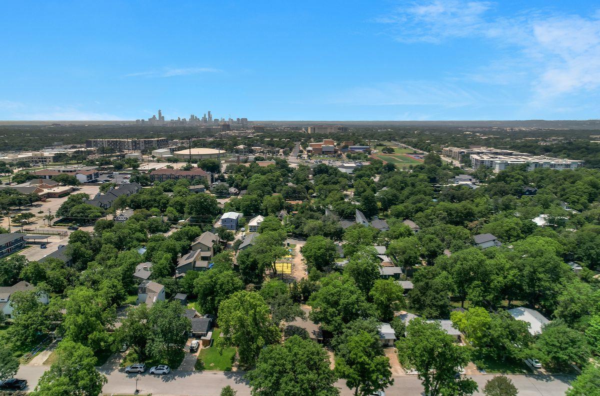 1009 Alegria Rd, Austin, TX 78757