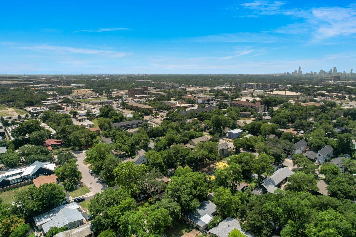 1009 Alegria Rd, Austin, TX 78757