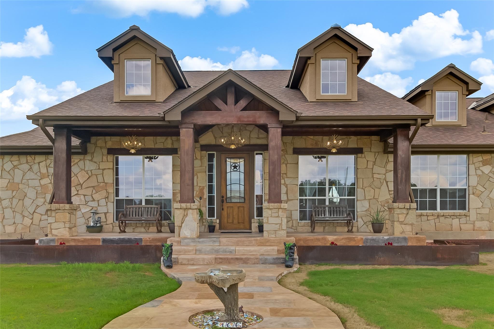 106 Deep Lake Dr, Liberty Hill, TX 78642