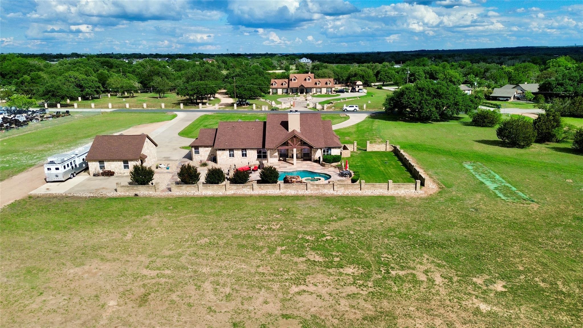 106 Deep Lake Dr, Liberty Hill, TX 78642