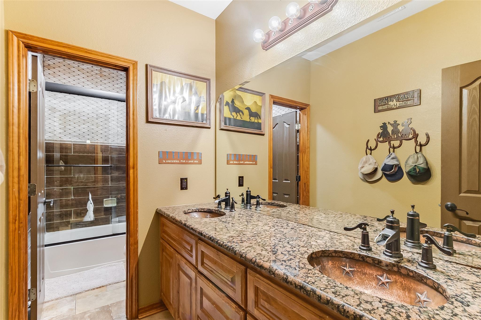 106 Deep Lake Dr, Liberty Hill, TX 78642