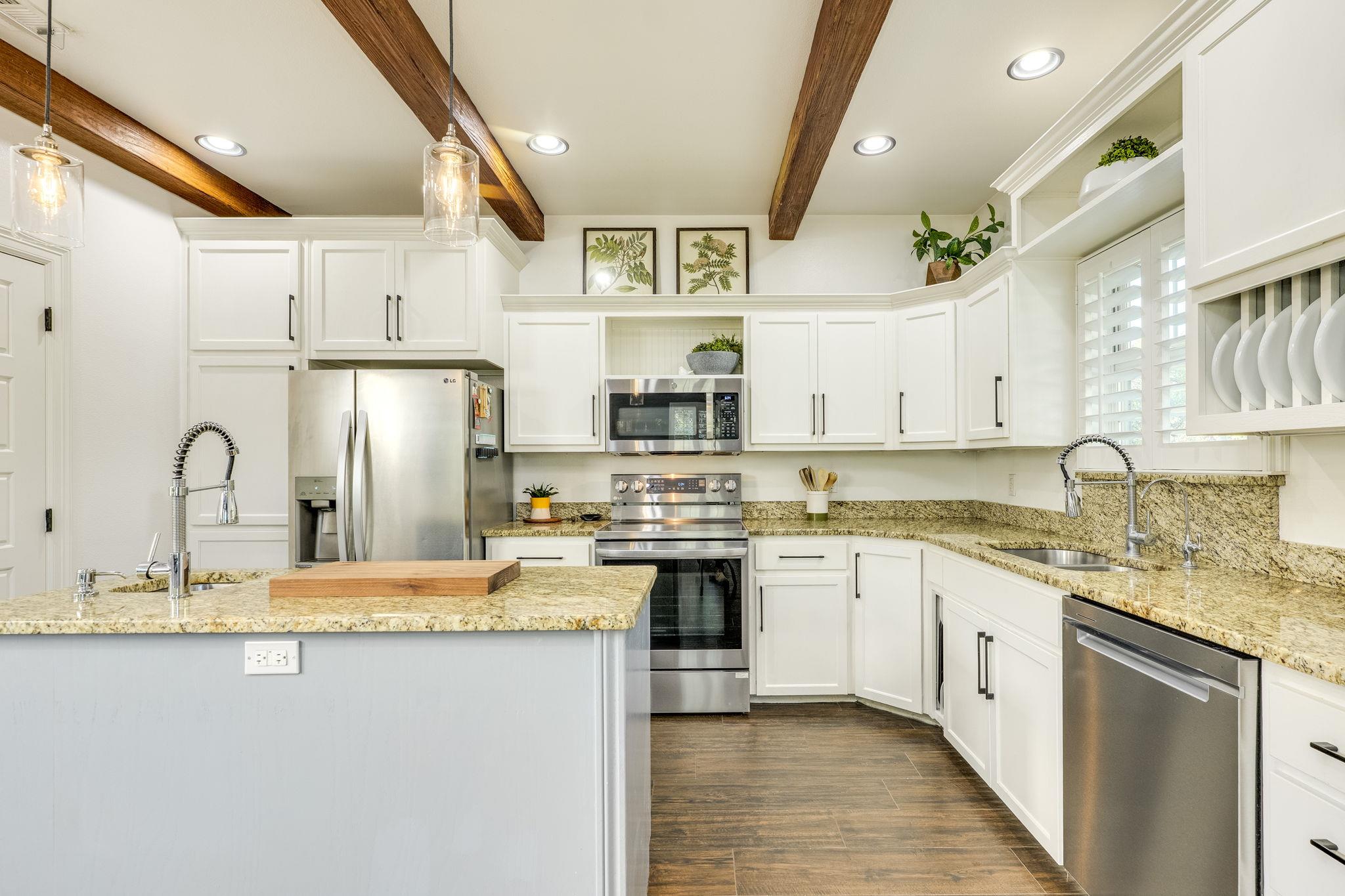 1185 County Road 258, Bertram, TX 78605