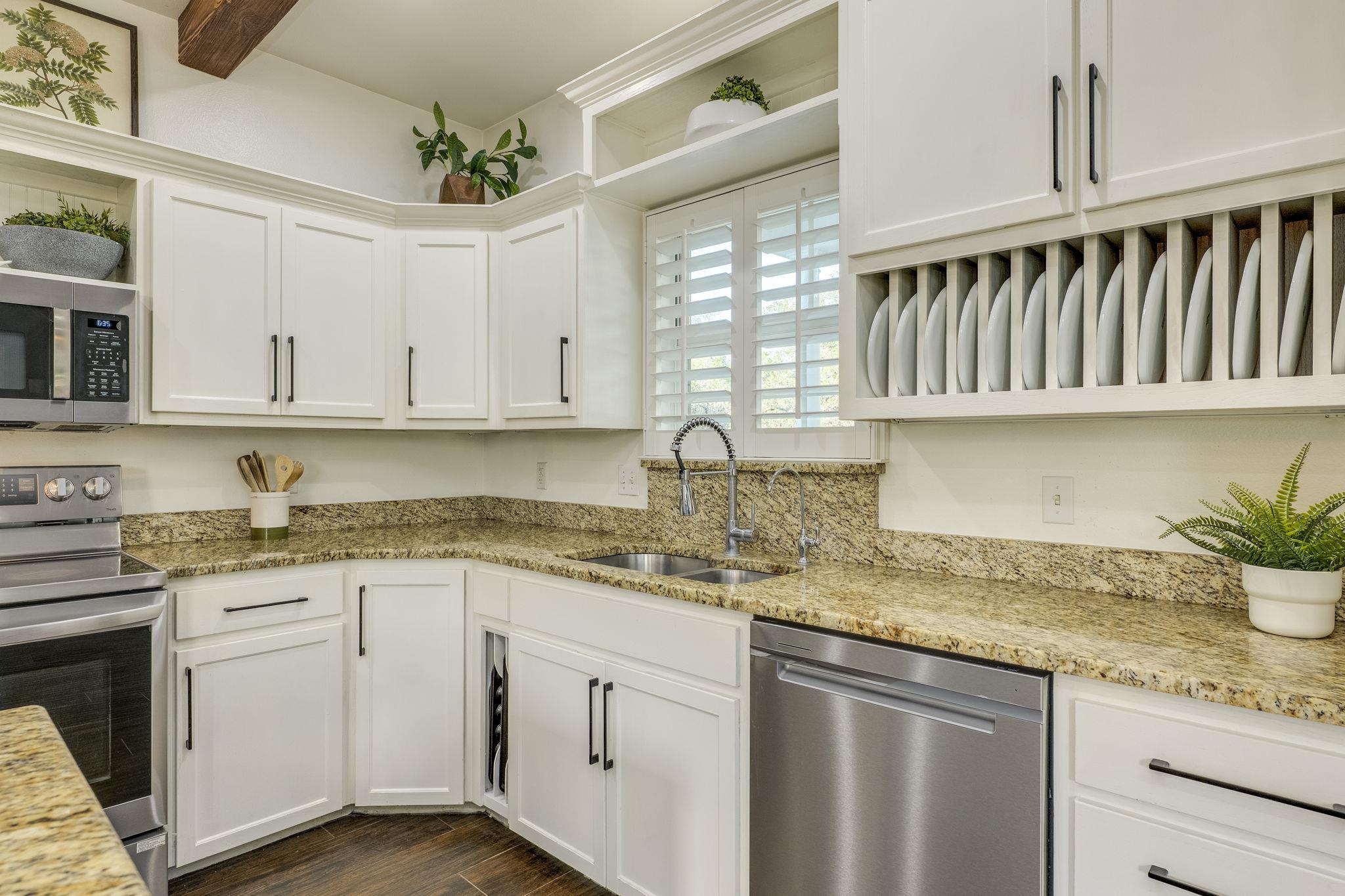1185 County Road 258, Bertram, TX 78605