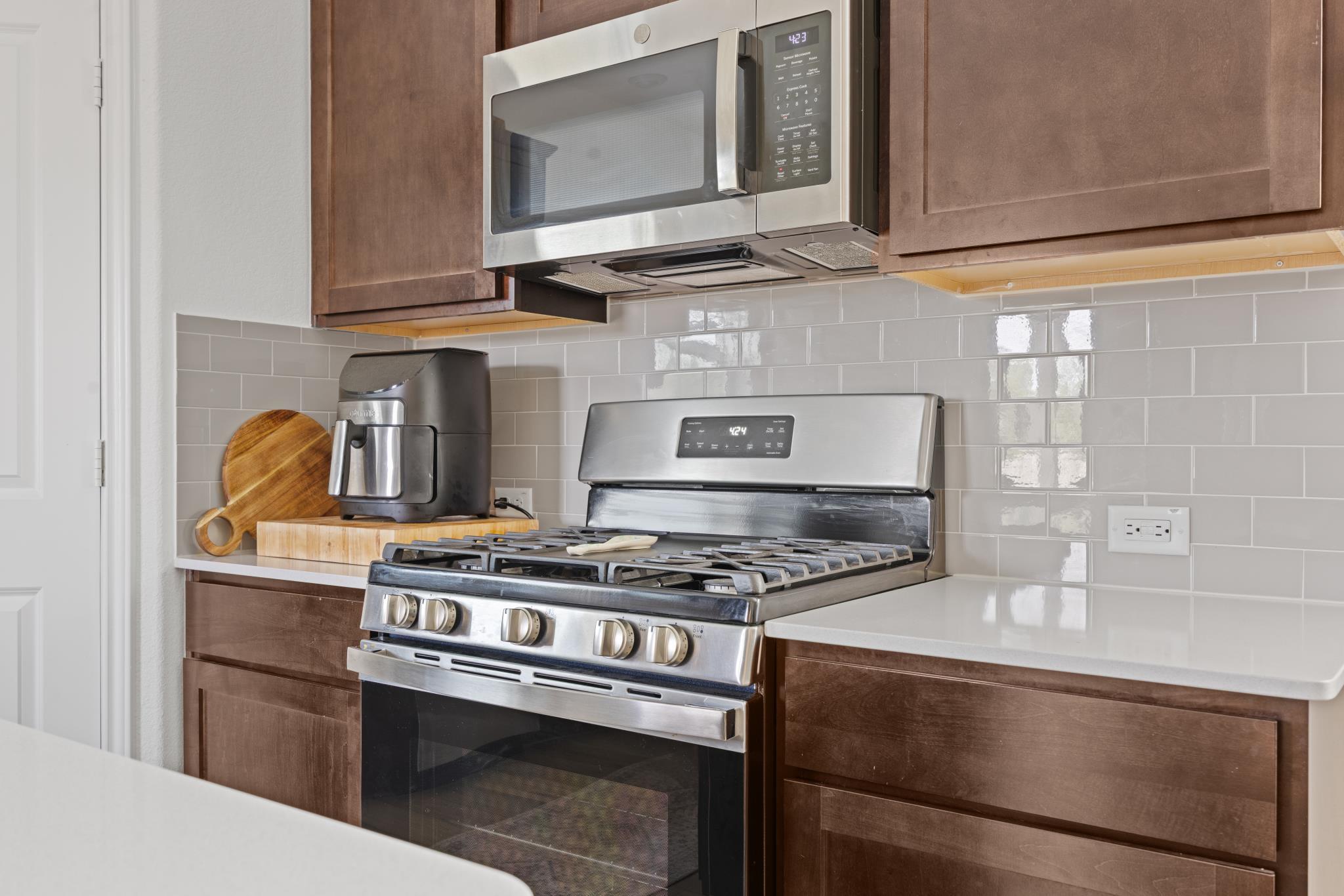 8105 Purple Aster Pass, Lago Vista, TX 78645