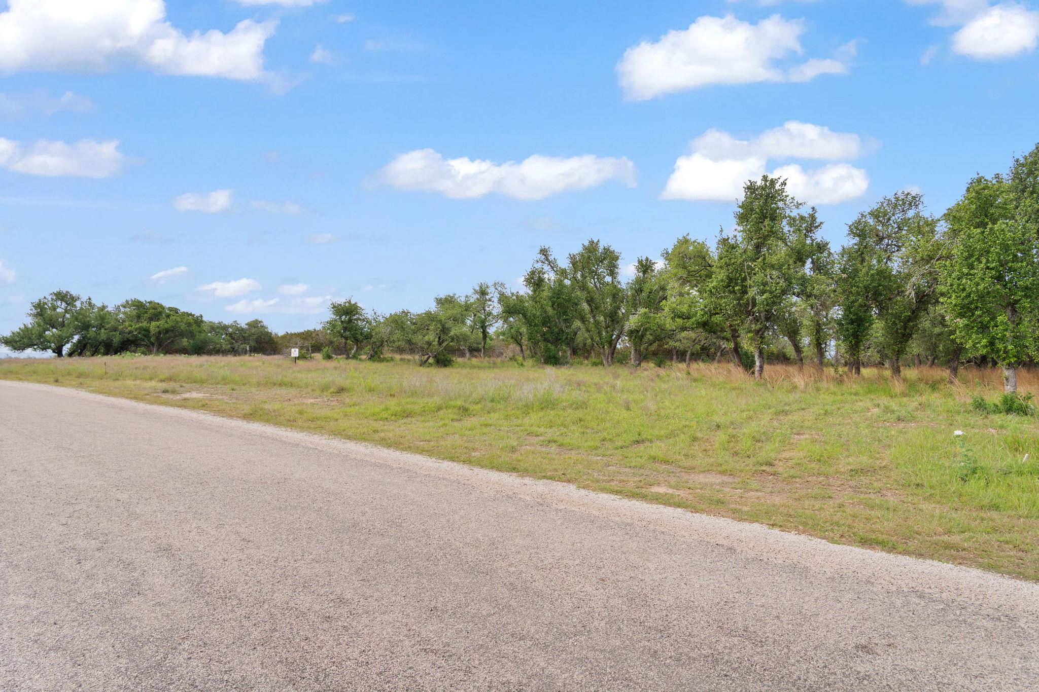 120 Trophy Oak Pt, Fredericksburg, TX 78624