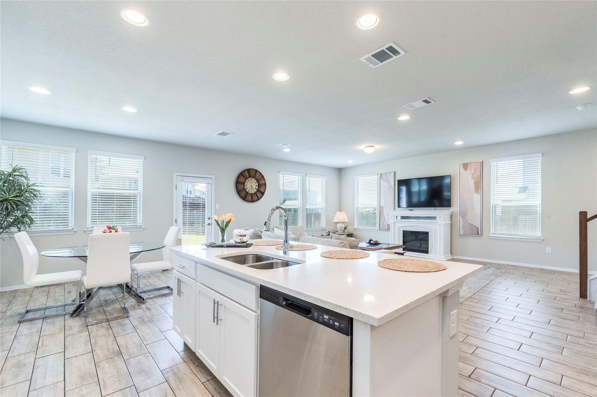 5629 Respinto Dr, Austin, TX 78747