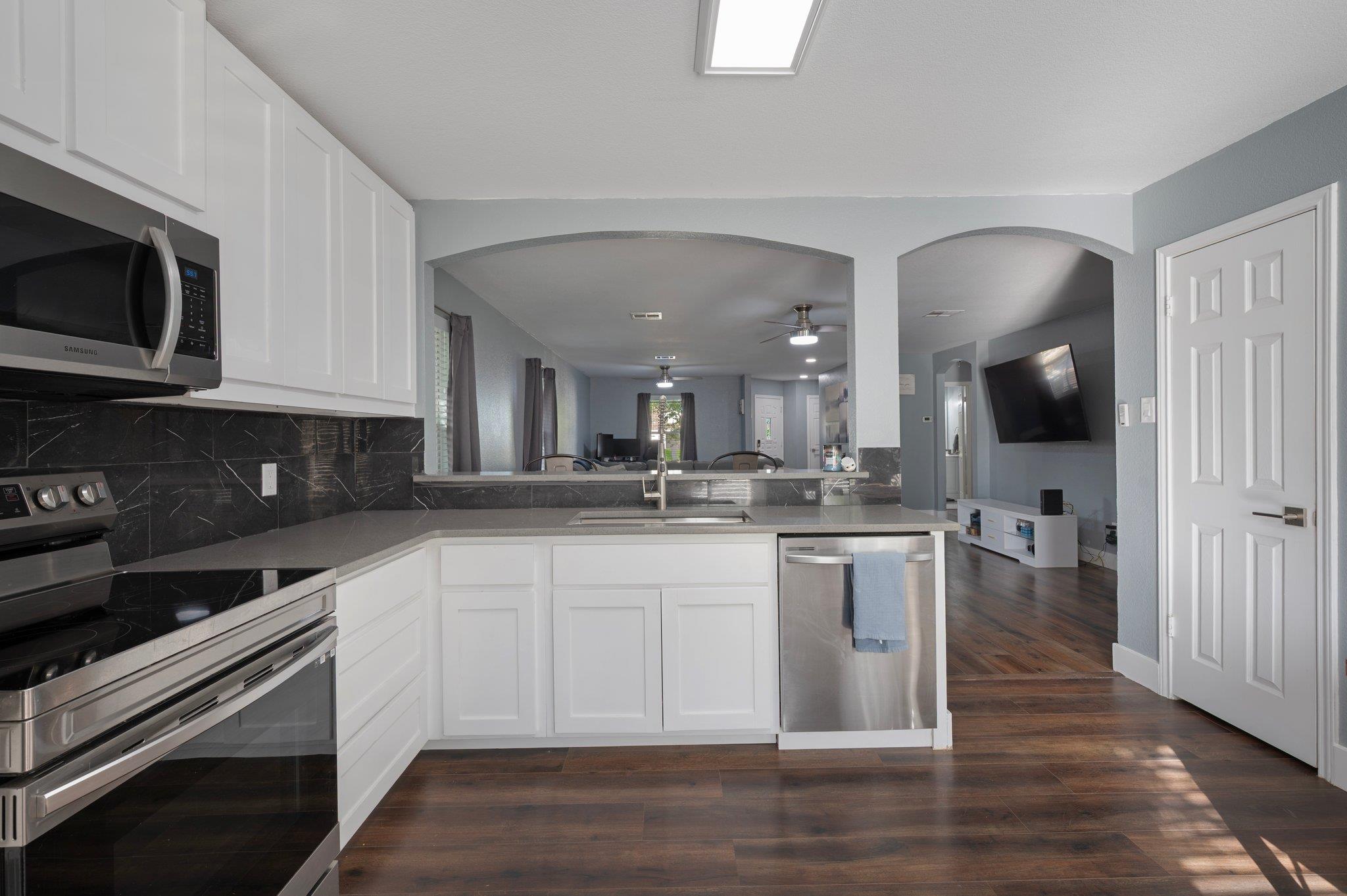 1013 Terrace Dr, Leander, TX 78641