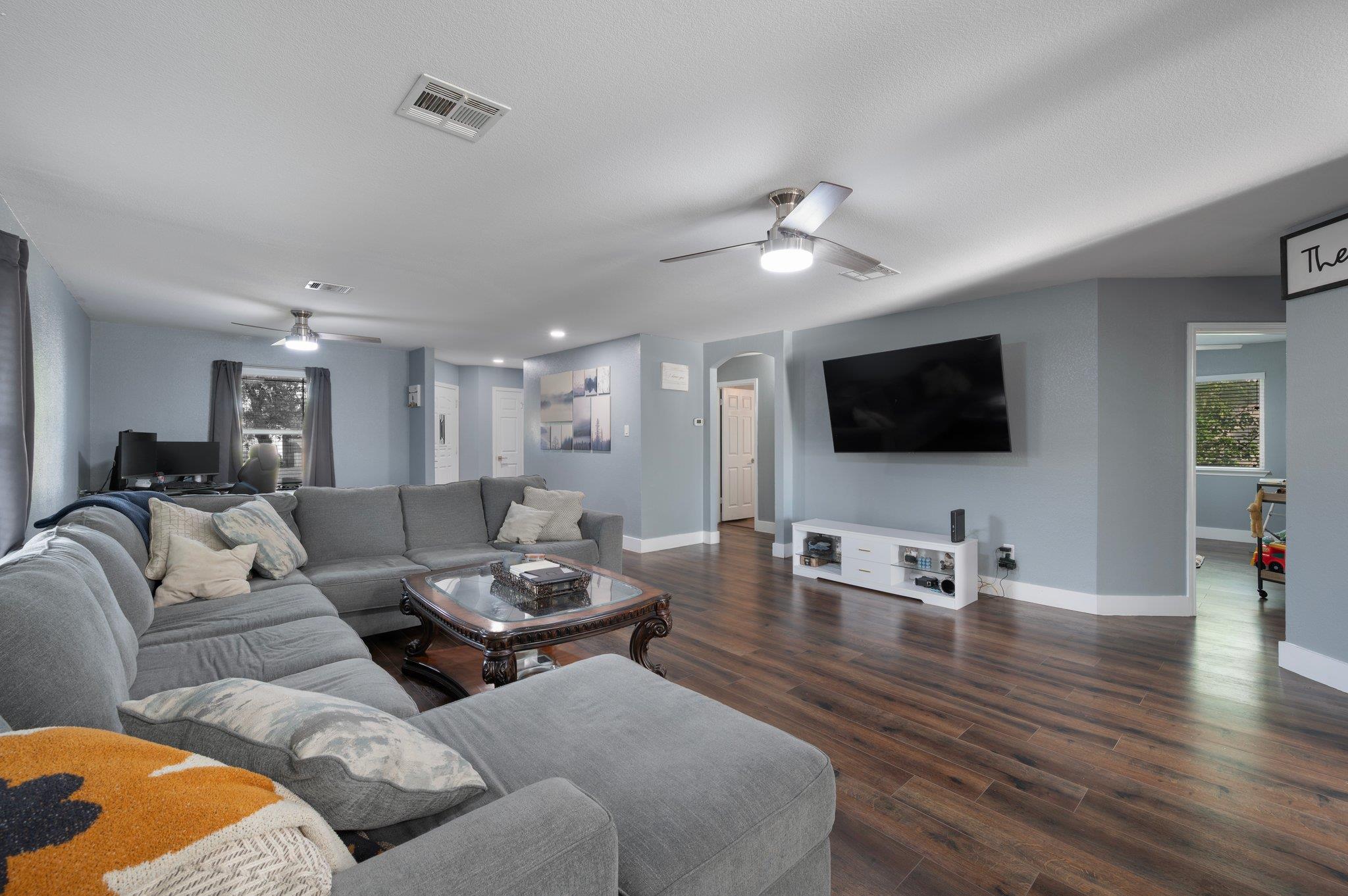 1013 Terrace Dr, Leander, TX 78641