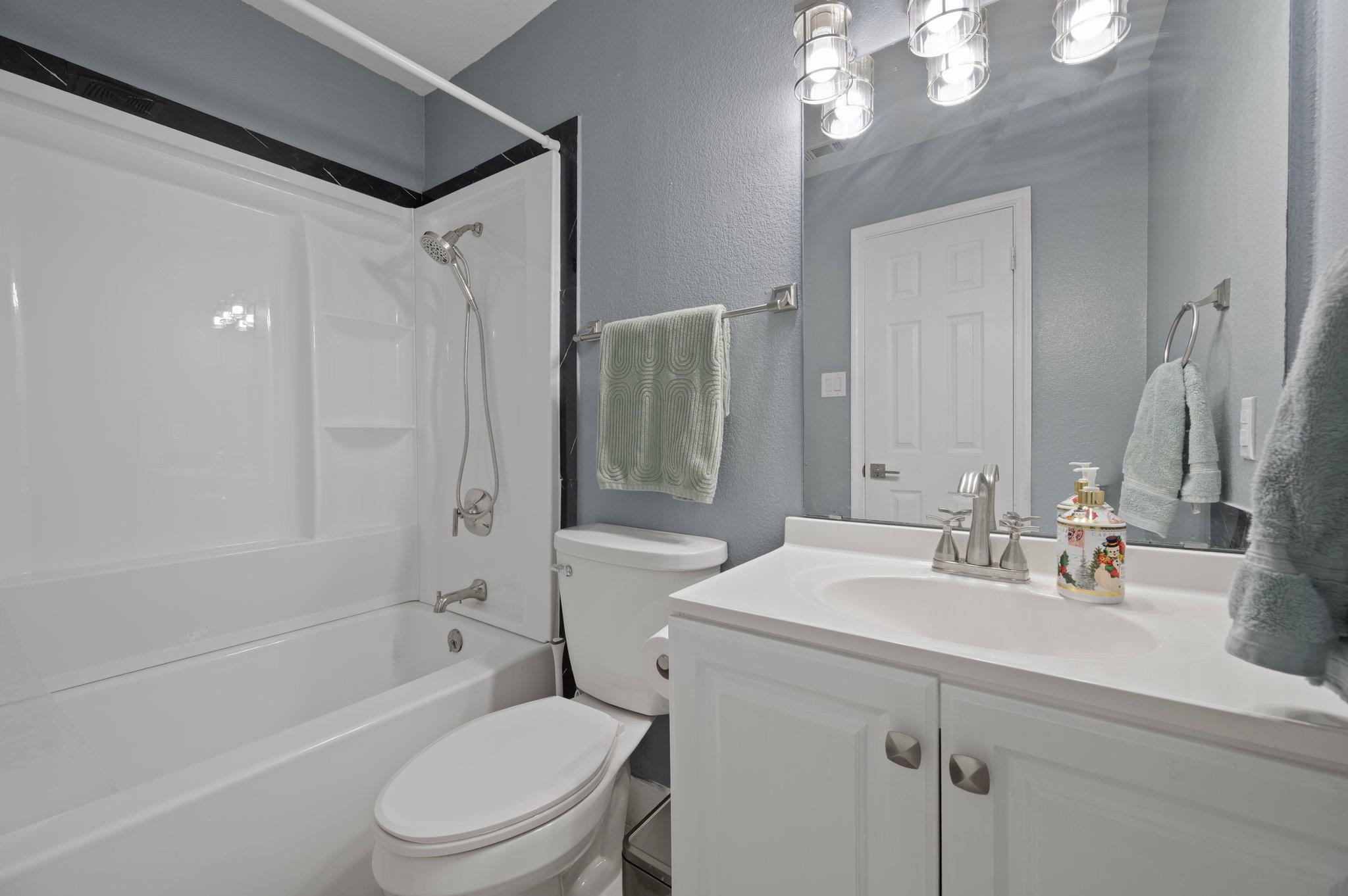 1013 Terrace Dr, Leander, TX 78641