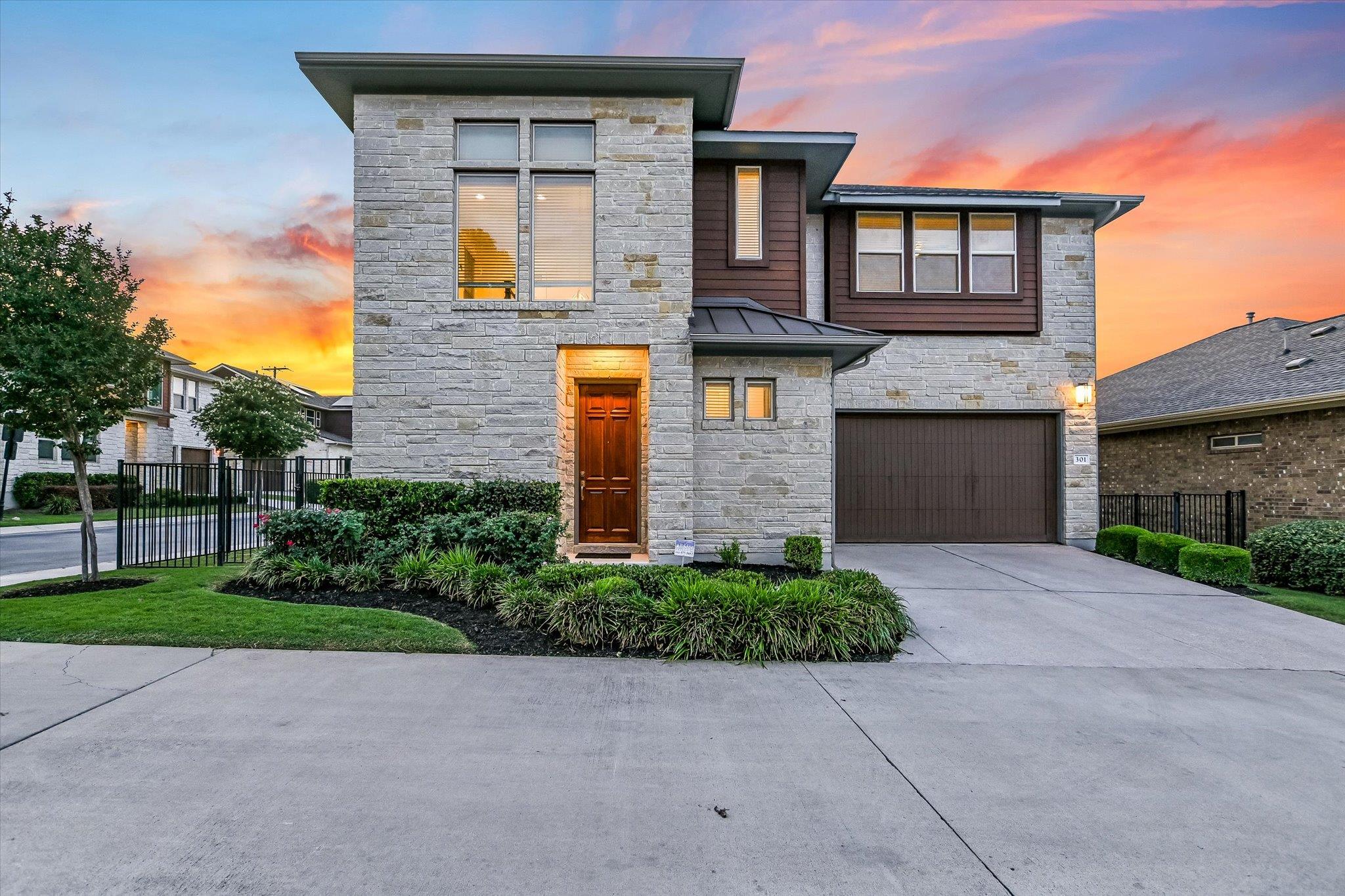301 Jeffrey David Ln W, Austin, TX 78717