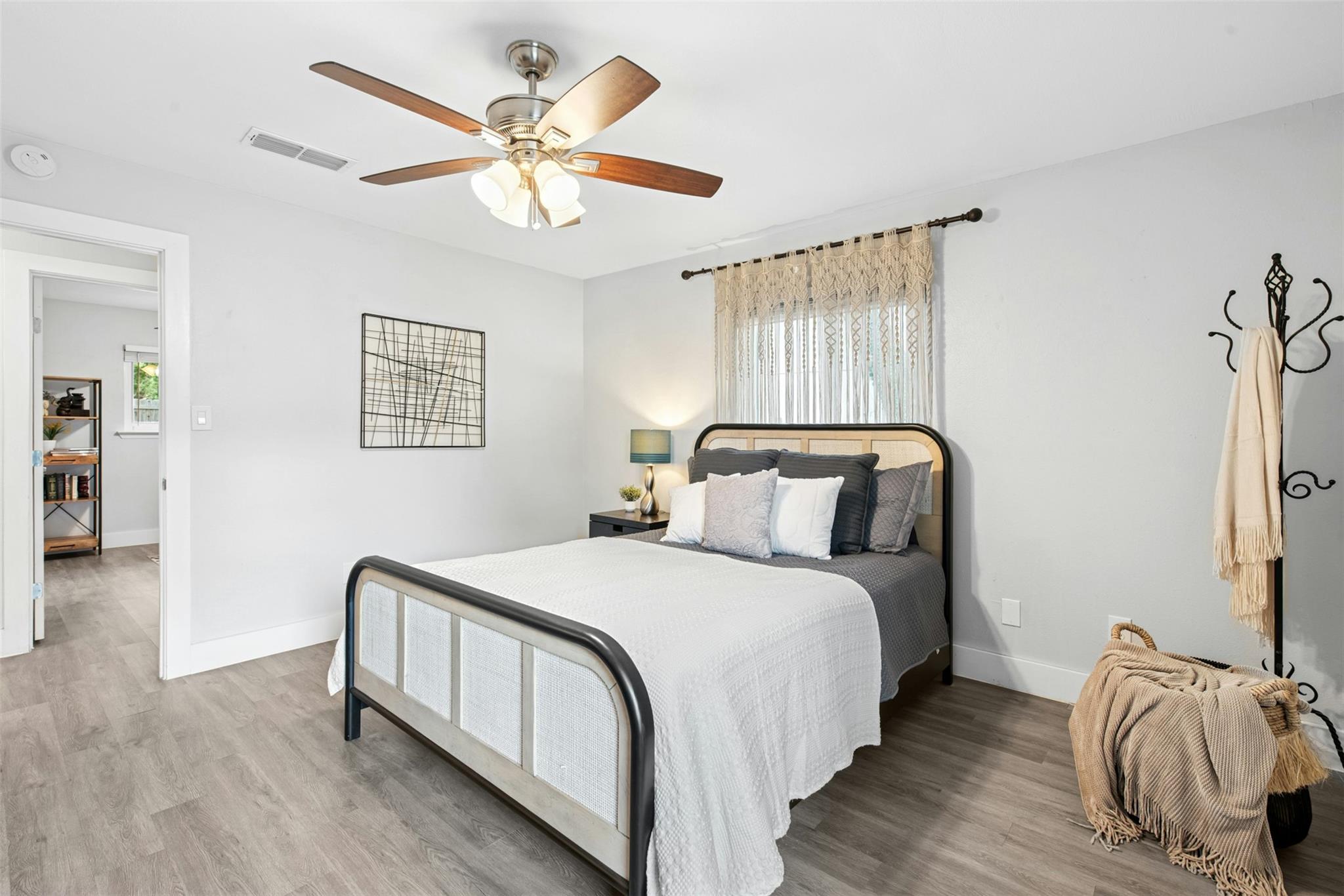 1804 Matthews Ln # B, Austin, TX 78745