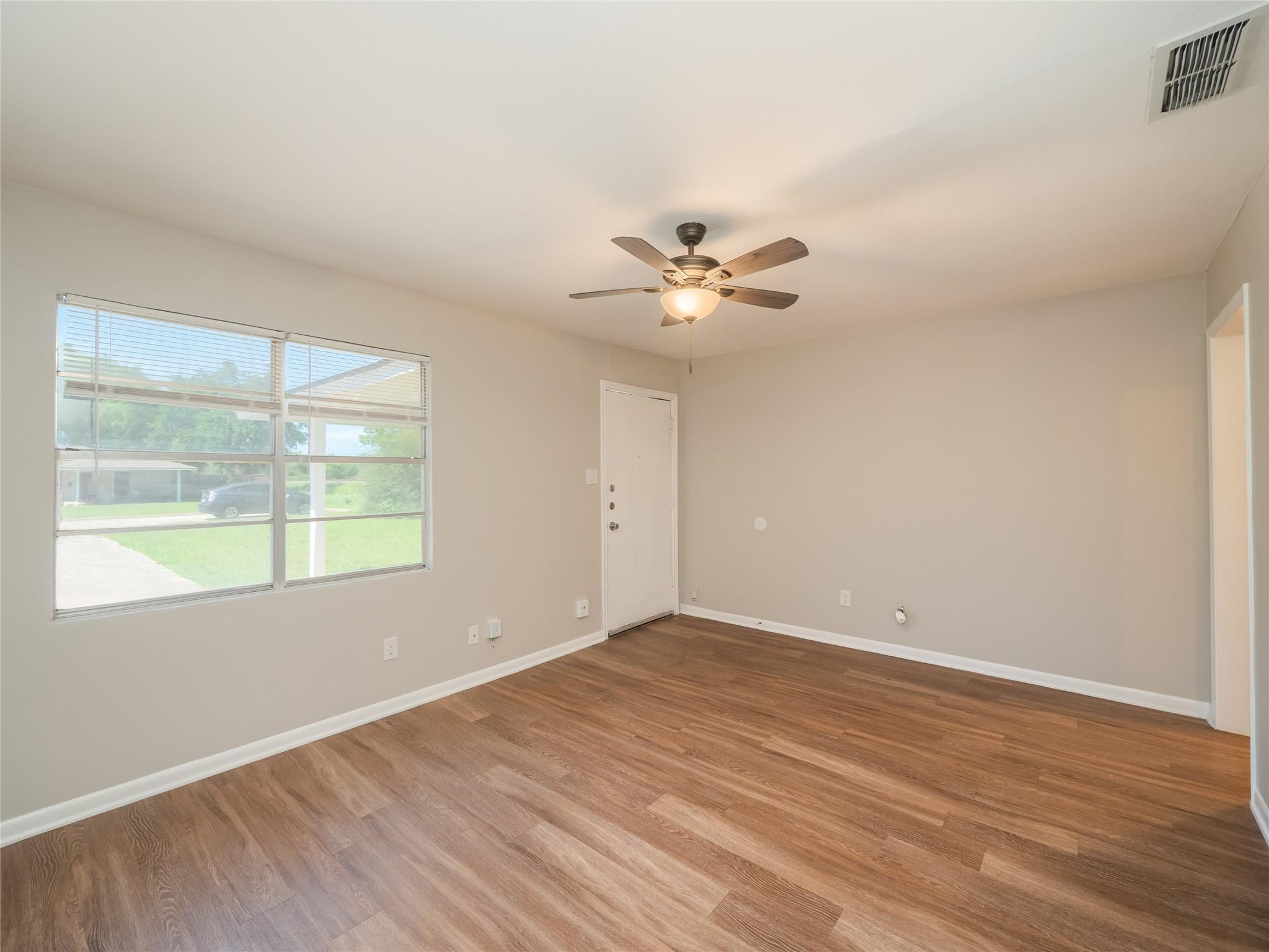 910 W Lamar Ave, Temple, TX 76501