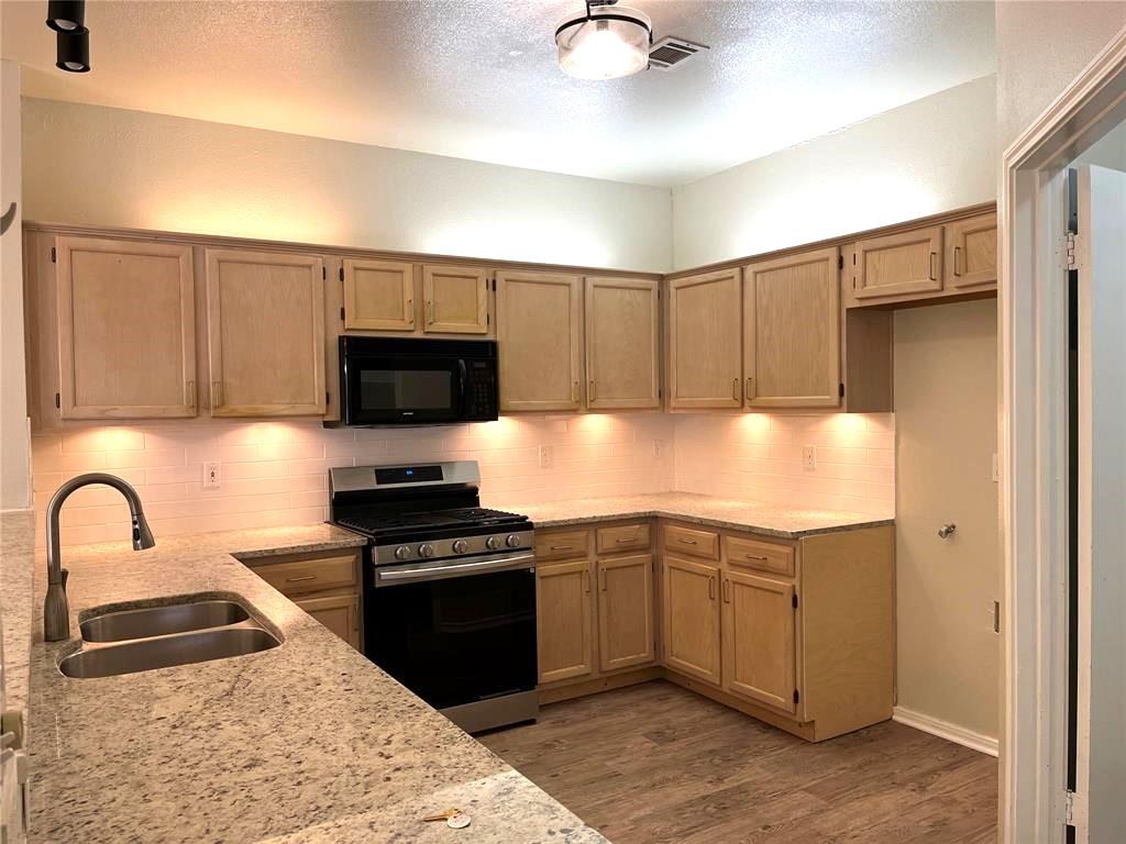 813 Black Locust Dr, Pflugerville, TX 78660