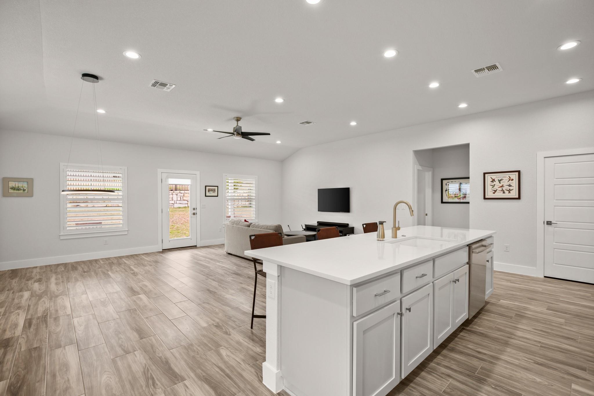 9825 Evening Canopy Dr, Manor, TX 78653