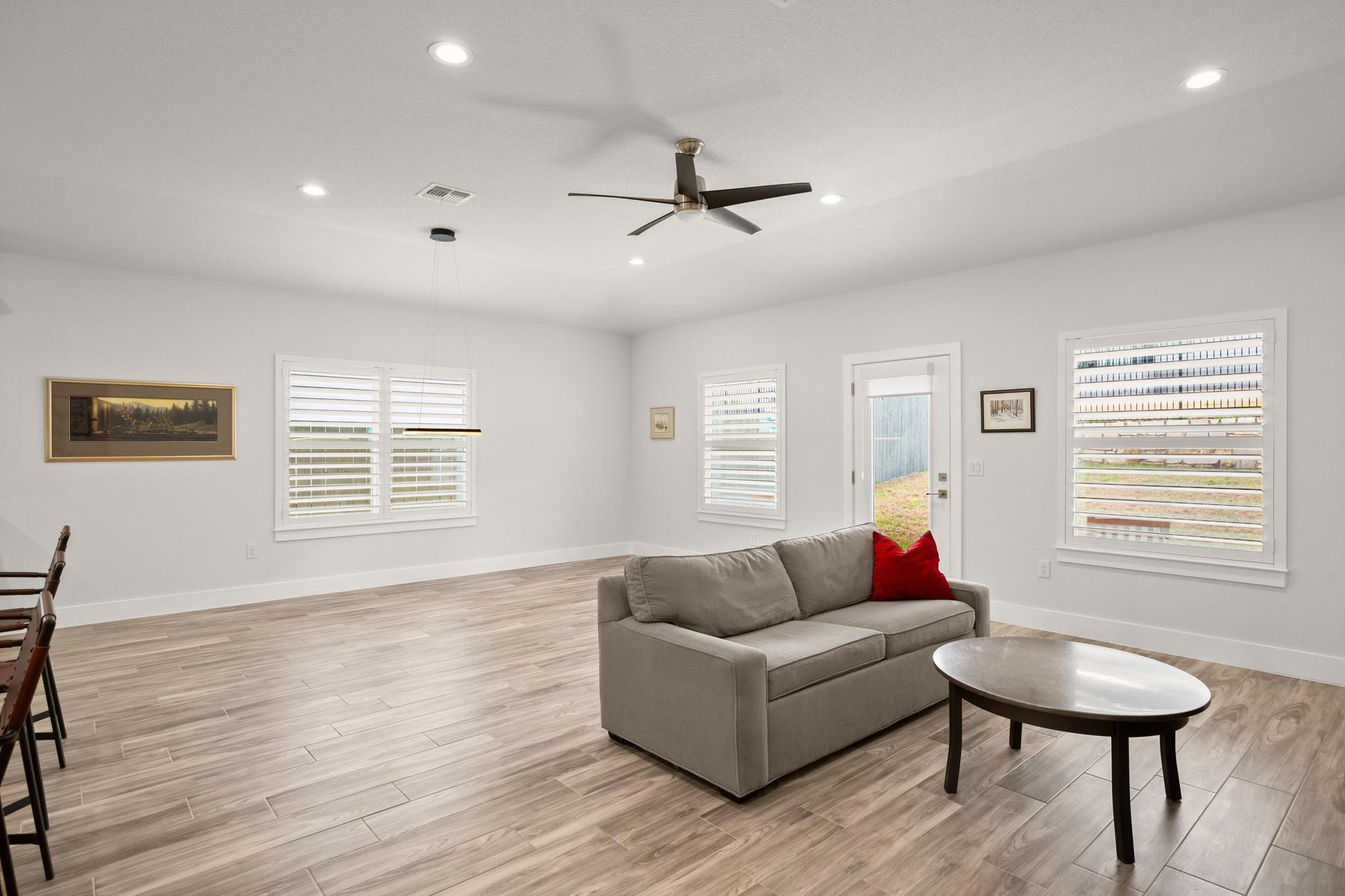 9825 Evening Canopy Dr, Manor, TX 78653