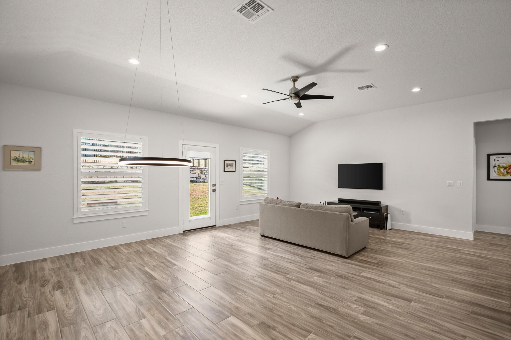 9825 Evening Canopy Dr, Manor, TX 78653
