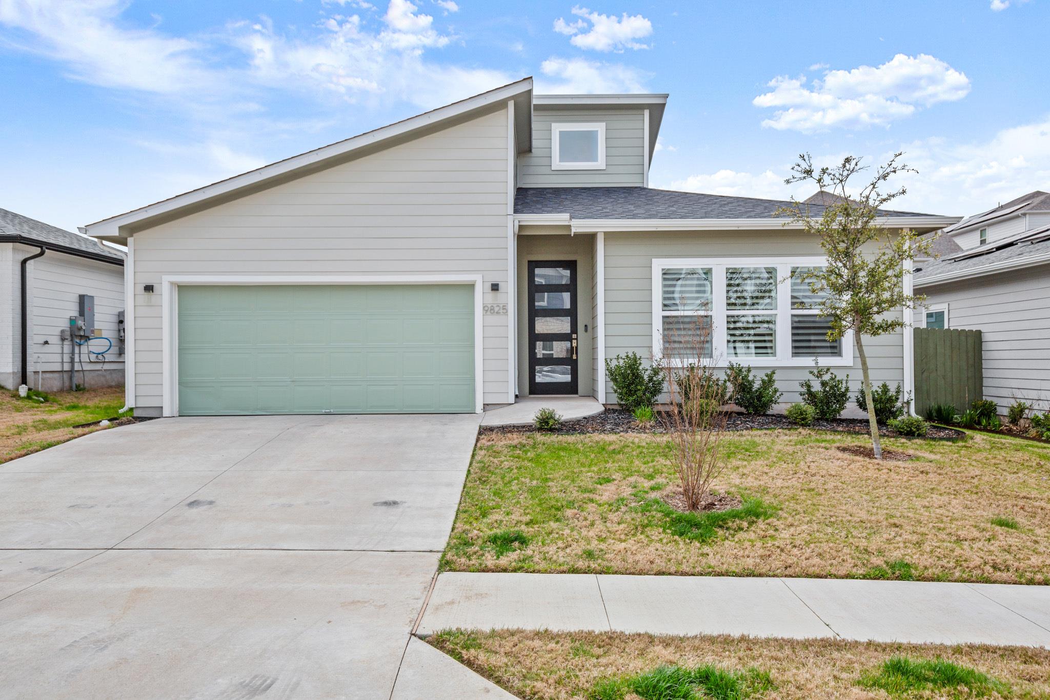 9825 Evening Canopy Dr, Manor, TX 78653