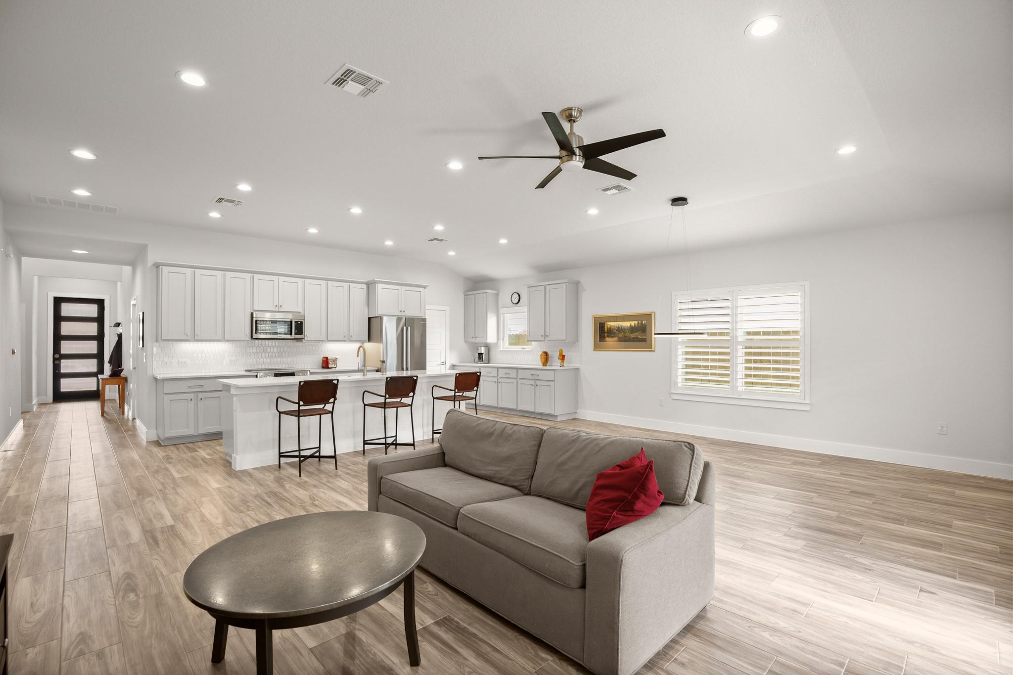 9825 Evening Canopy Dr, Manor, TX 78653