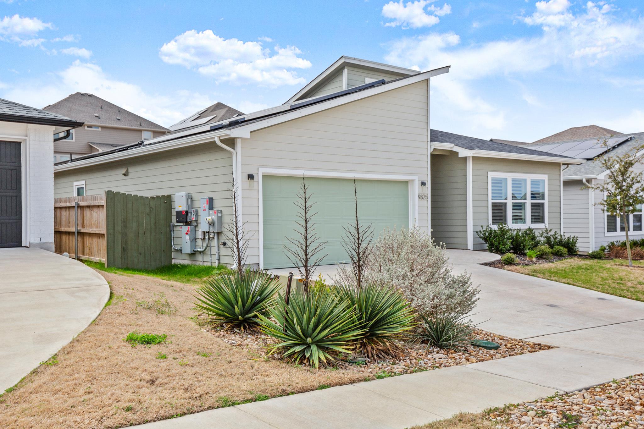 9825 Evening Canopy Dr, Manor, TX 78653