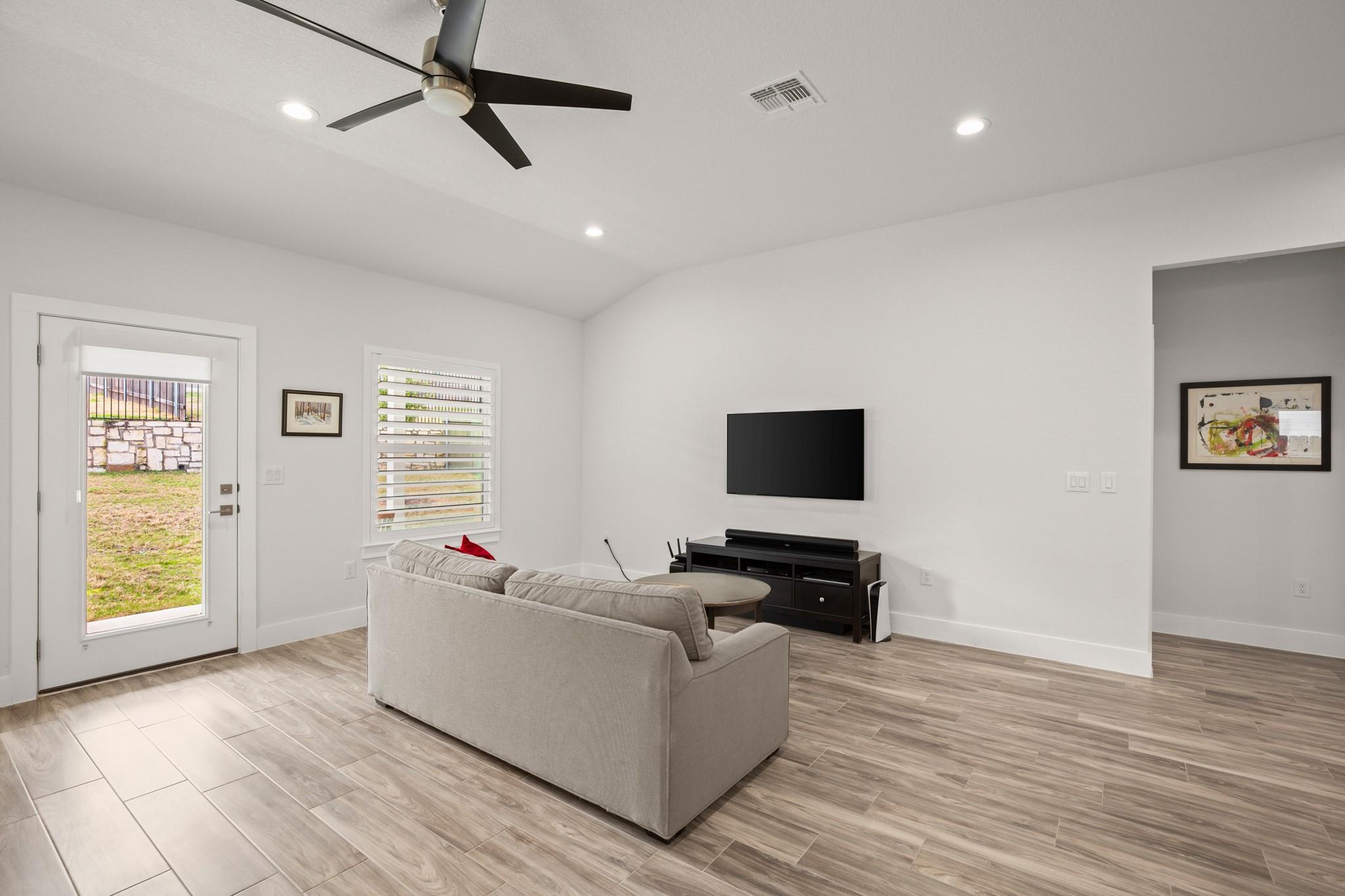9825 Evening Canopy Dr, Manor, TX 78653