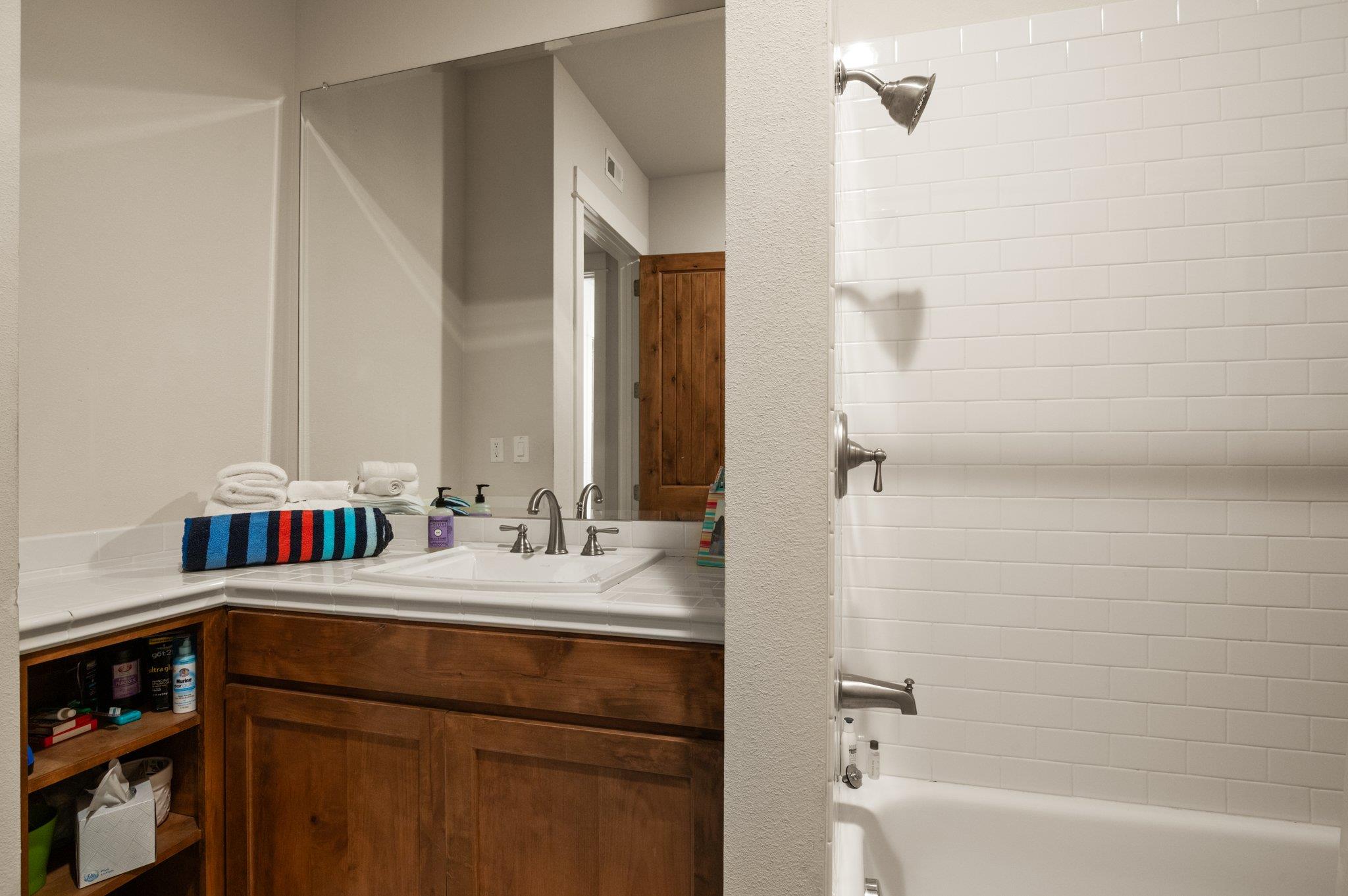 1101 Ivean Pearson Rd # E201, Leander, TX 78645