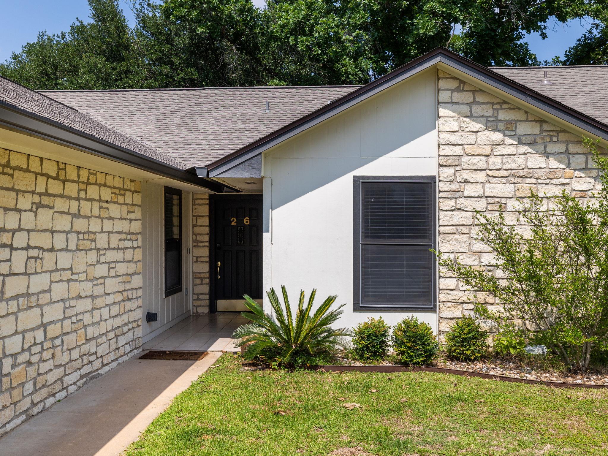 26 Fairway Ln, Meadowlakes, TX 78654