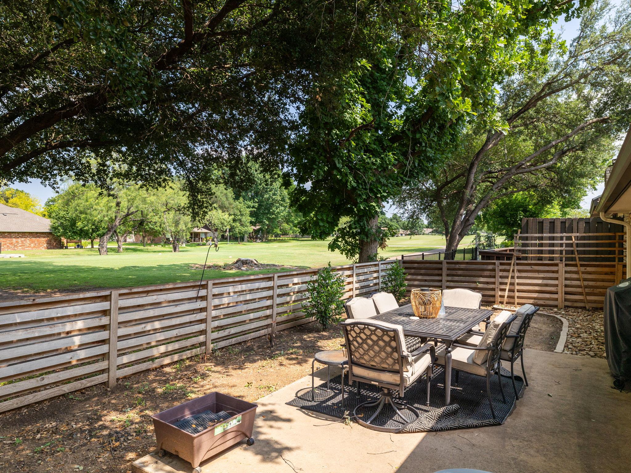 26 Fairway Ln, Meadowlakes, TX 78654