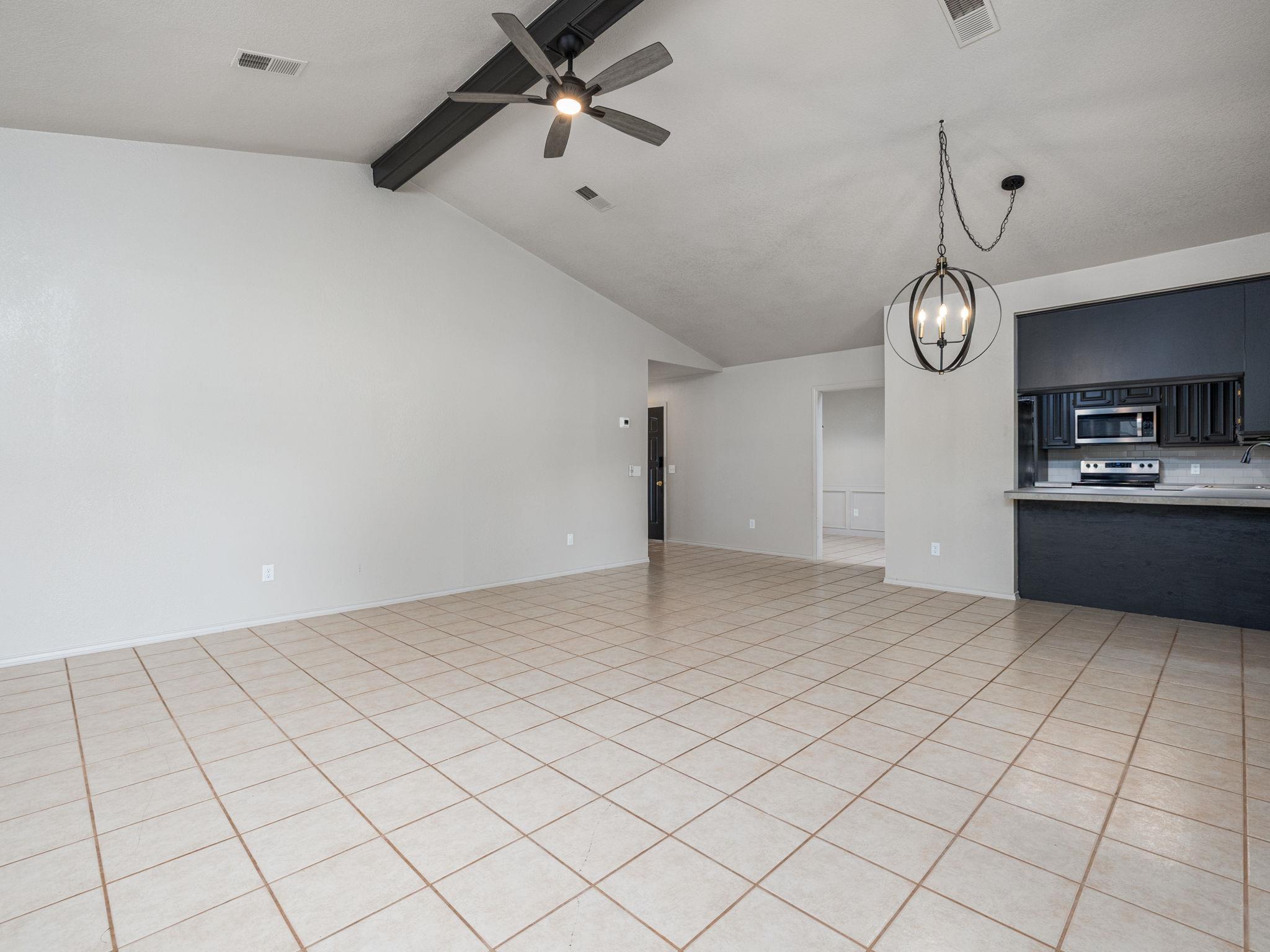 26 Fairway Ln, Meadowlakes, TX 78654