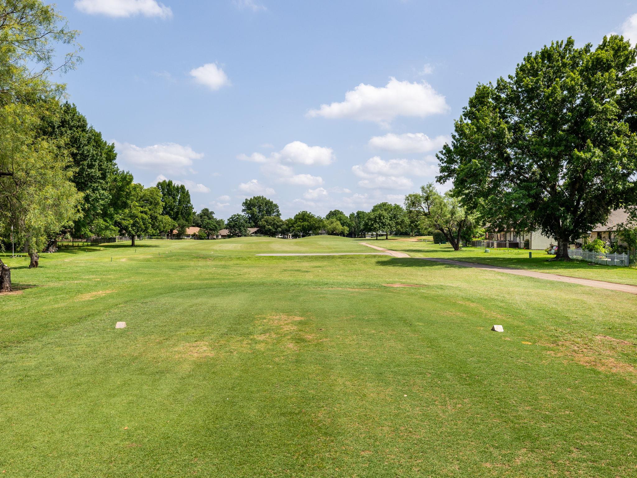 26 Fairway Ln, Meadowlakes, TX 78654