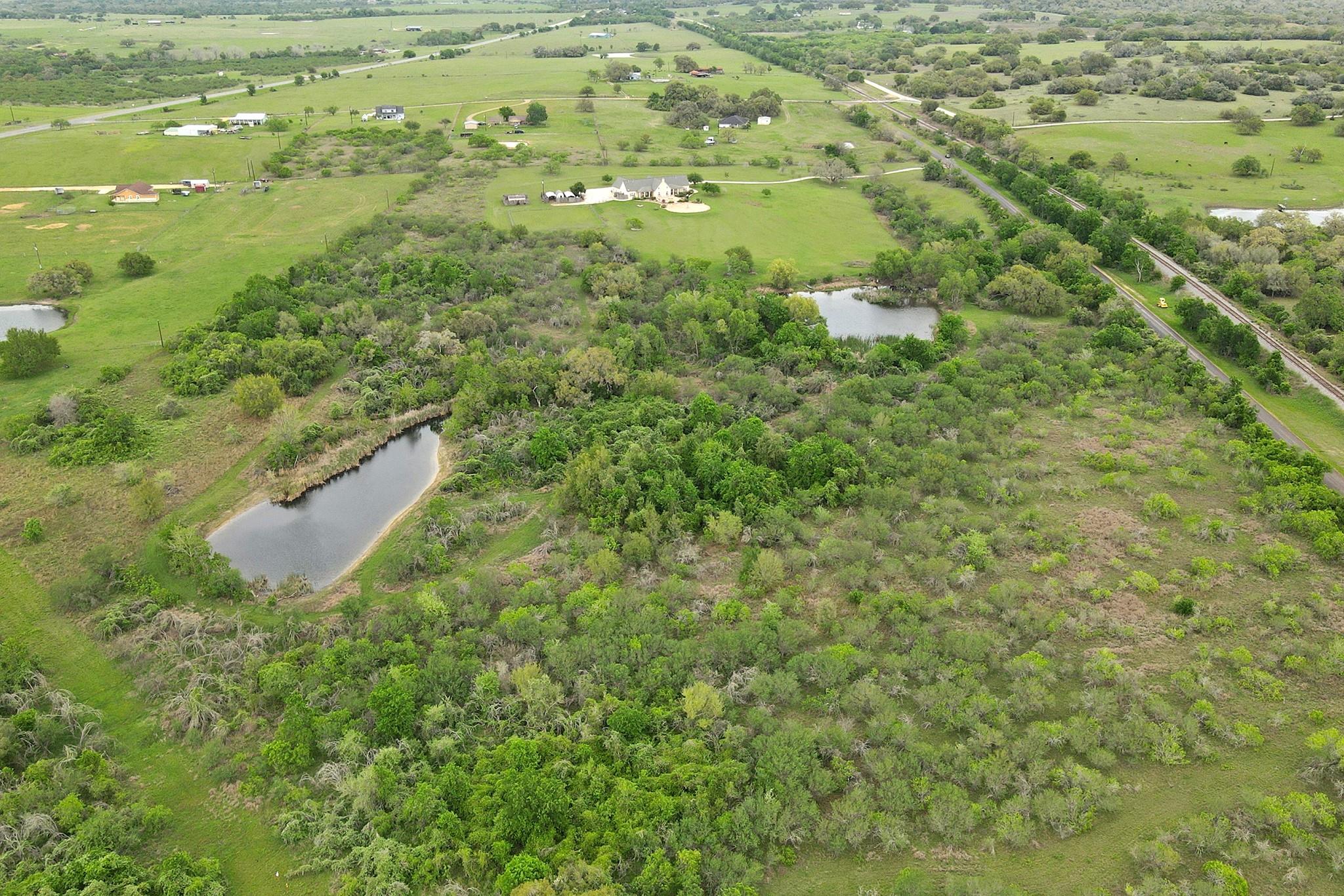 5904 Old Yoakum Rd, Cuero, TX 77954