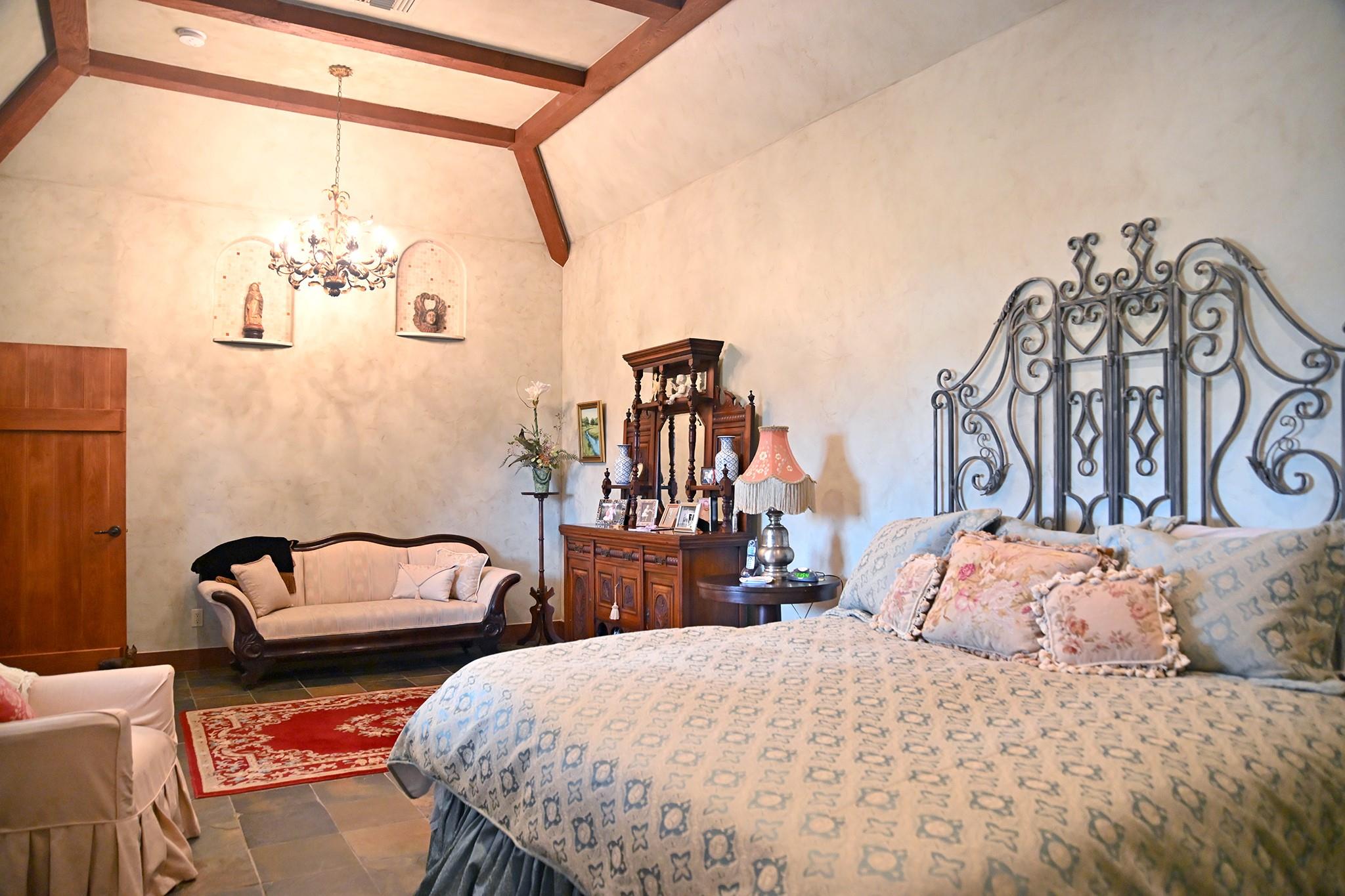 5904 Old Yoakum Rd, Cuero, TX 77954